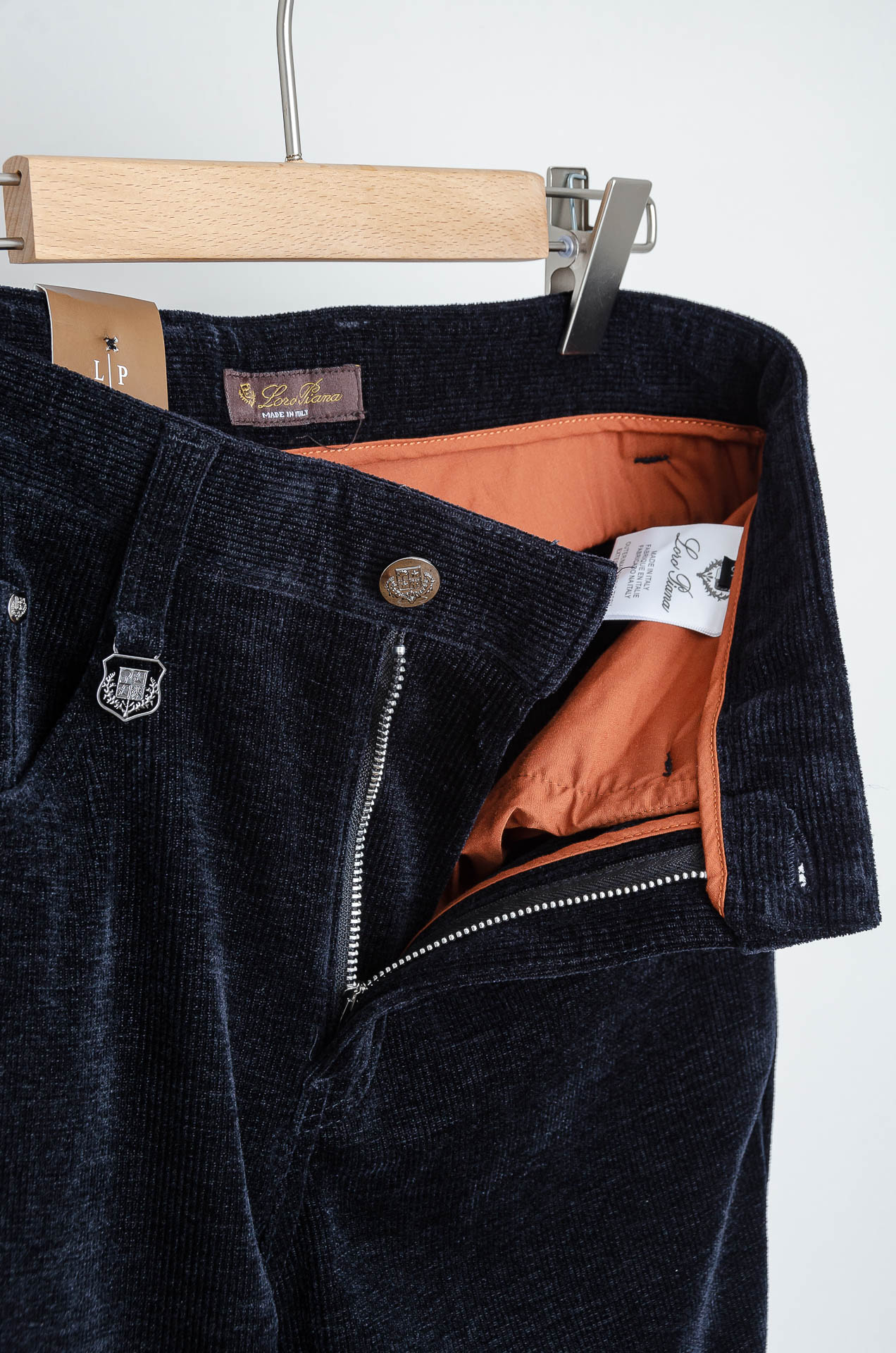 ☀️☀️ lp🆕 🇮🇹26FW秋冬最新复古灯芯绒休闲长裤#面料为天然棉质灯芯绒，保留了棉的柔软、吸湿性与