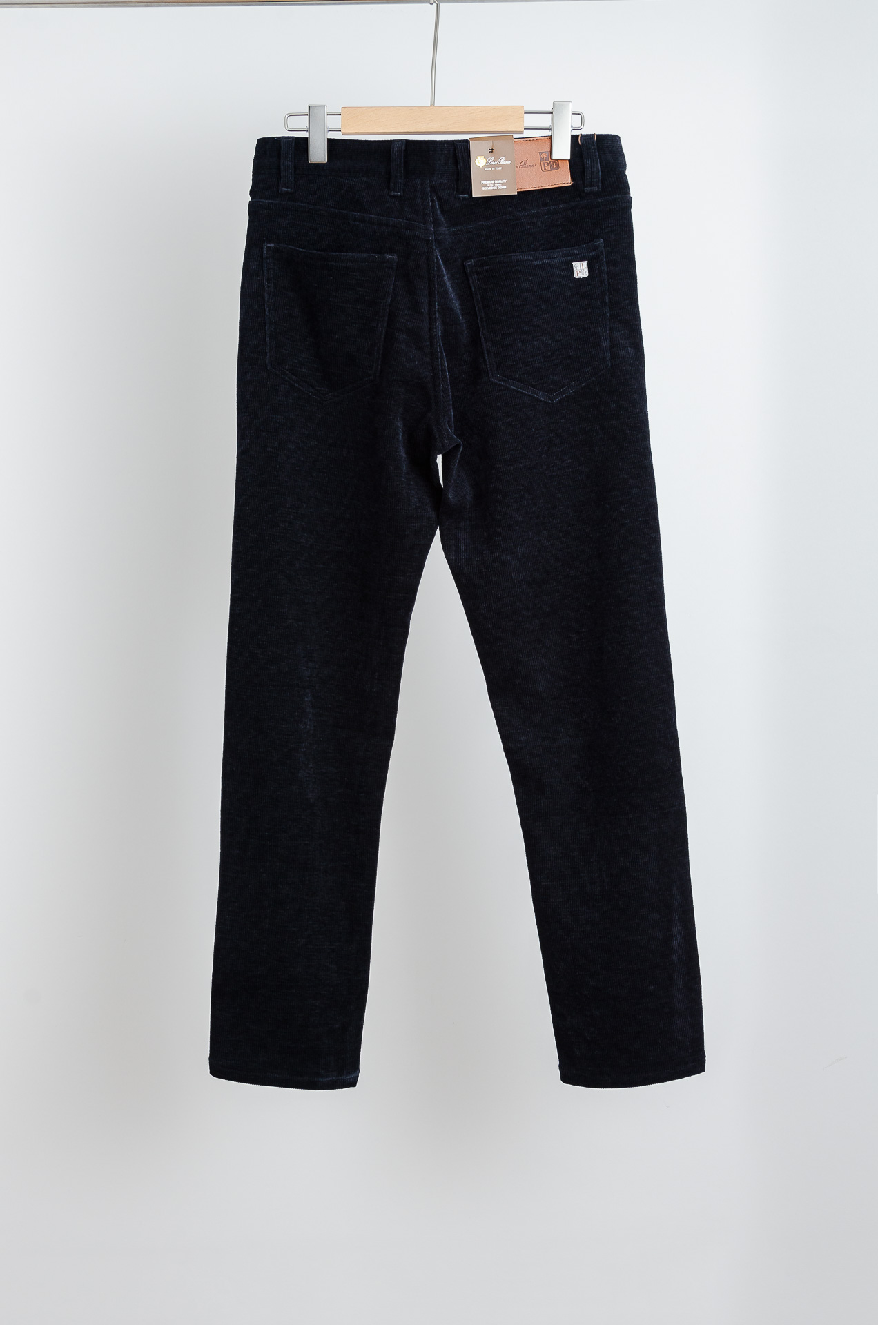 ☀️☀️ lp🆕 🇮🇹26FW秋冬最新复古灯芯绒休闲长裤#面料为天然棉质灯芯绒，保留了棉的柔软、吸湿性与