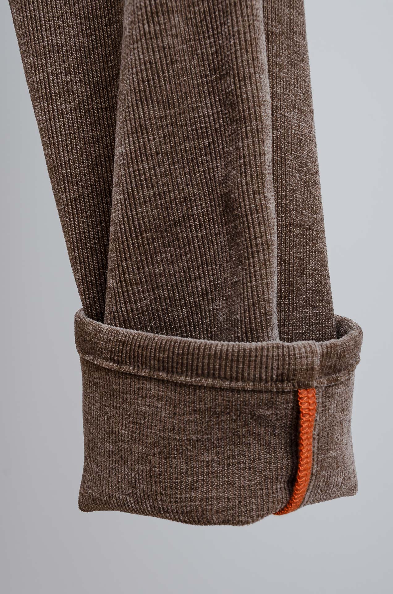 ☀️☀️ lp🆕 🇮🇹26FW秋冬最新复古灯芯绒休闲长裤#面料为天然棉质灯芯绒，保留了棉的柔软、吸湿性与