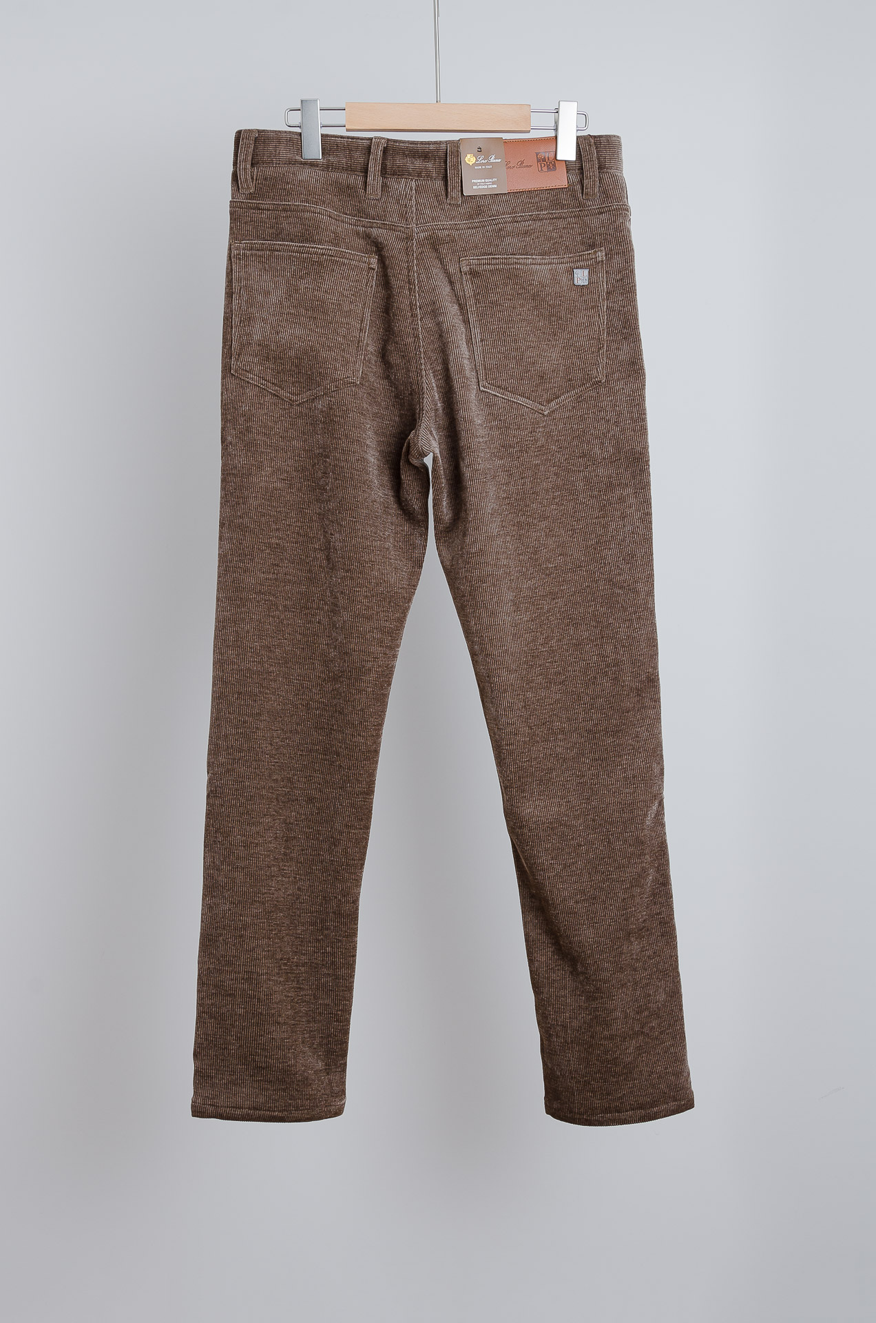 ☀️☀️ lp🆕 🇮🇹26FW秋冬最新复古灯芯绒休闲长裤#面料为天然棉质灯芯绒，保留了棉的柔软、吸湿性与