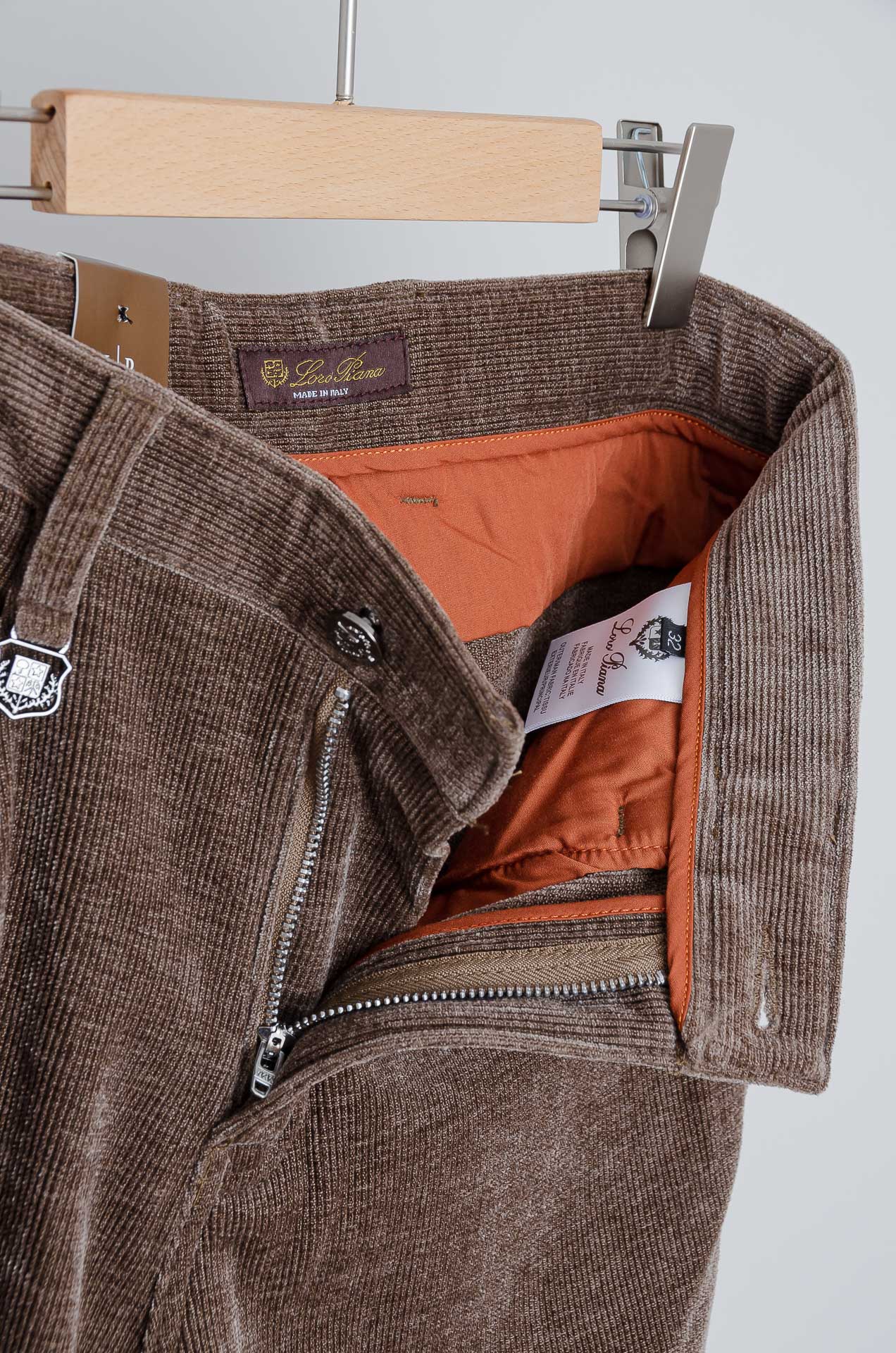 ☀️☀️ lp🆕 🇮🇹26FW秋冬最新复古灯芯绒休闲长裤#面料为天然棉质灯芯绒，保留了棉的柔软、吸湿性与