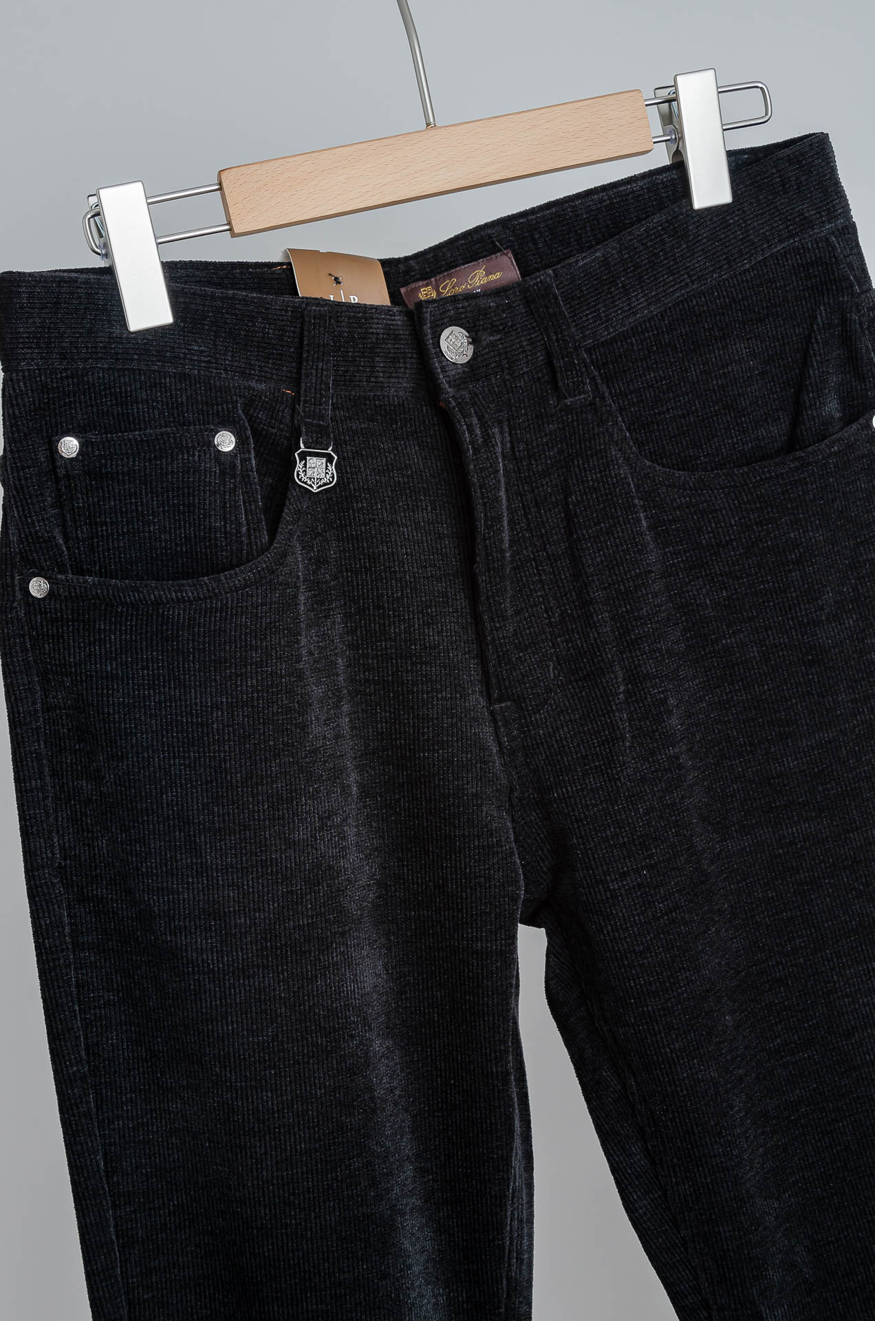 ☀️☀️ lp🆕 🇮🇹26FW秋冬最新复古灯芯绒休闲长裤#面料为天然棉质灯芯绒，保留了棉的柔软、吸湿性与