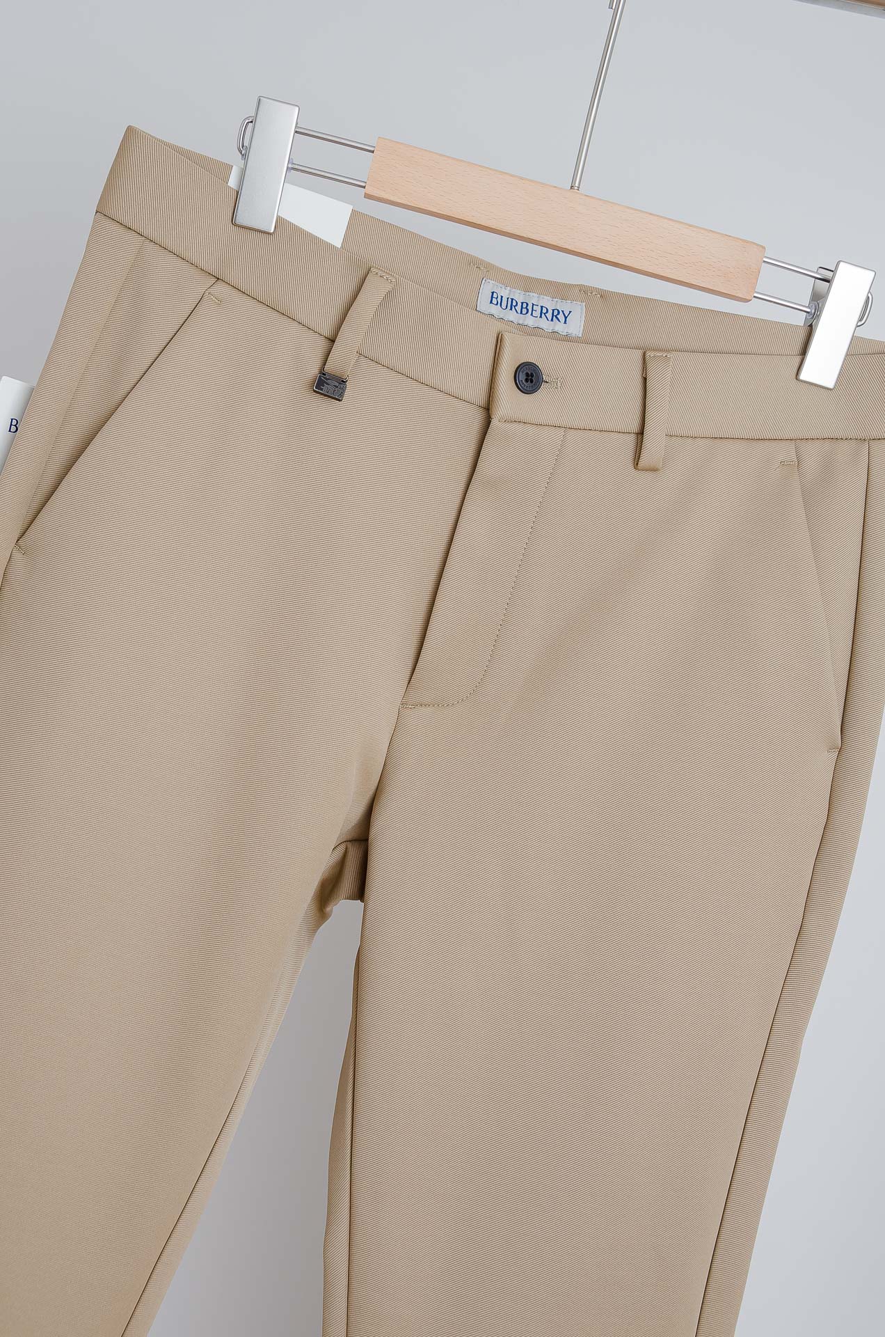 ☀️☀️ BUR#BERRY 巴宝/莉26FW秋冬新款轻奢时尚定制休闲西裤#简洁干练的风格，精致卓越的品