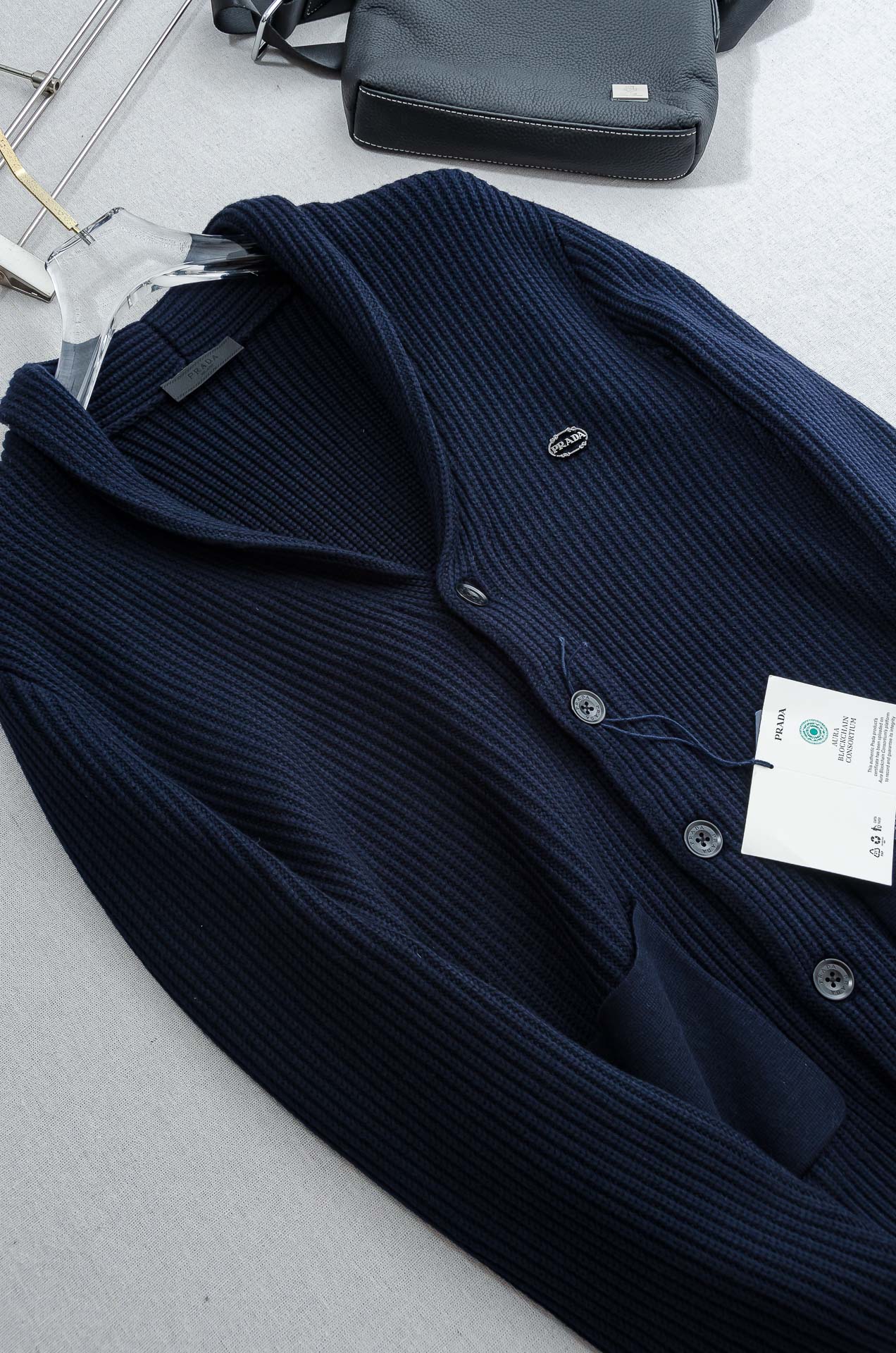 PRA* DA 普拉达 2025FW秋冬新品高端品质顶级版本 ！男士高端简约羊绒羊毛混纺开衫毛衣/羊毛衫