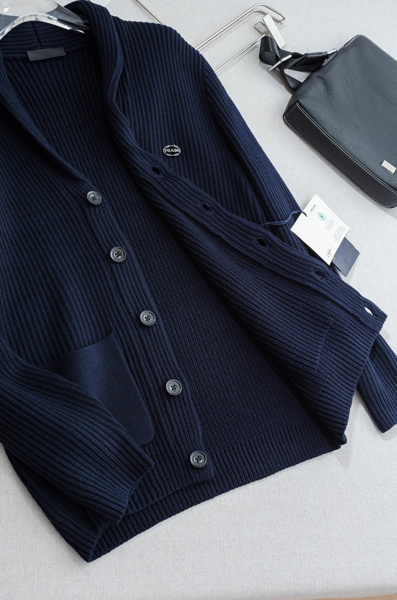 PRA* DA 普拉达 2025FW秋冬新品高端品质顶级版本 ！男士高端简约羊绒羊毛混纺开衫毛衣/羊毛衫