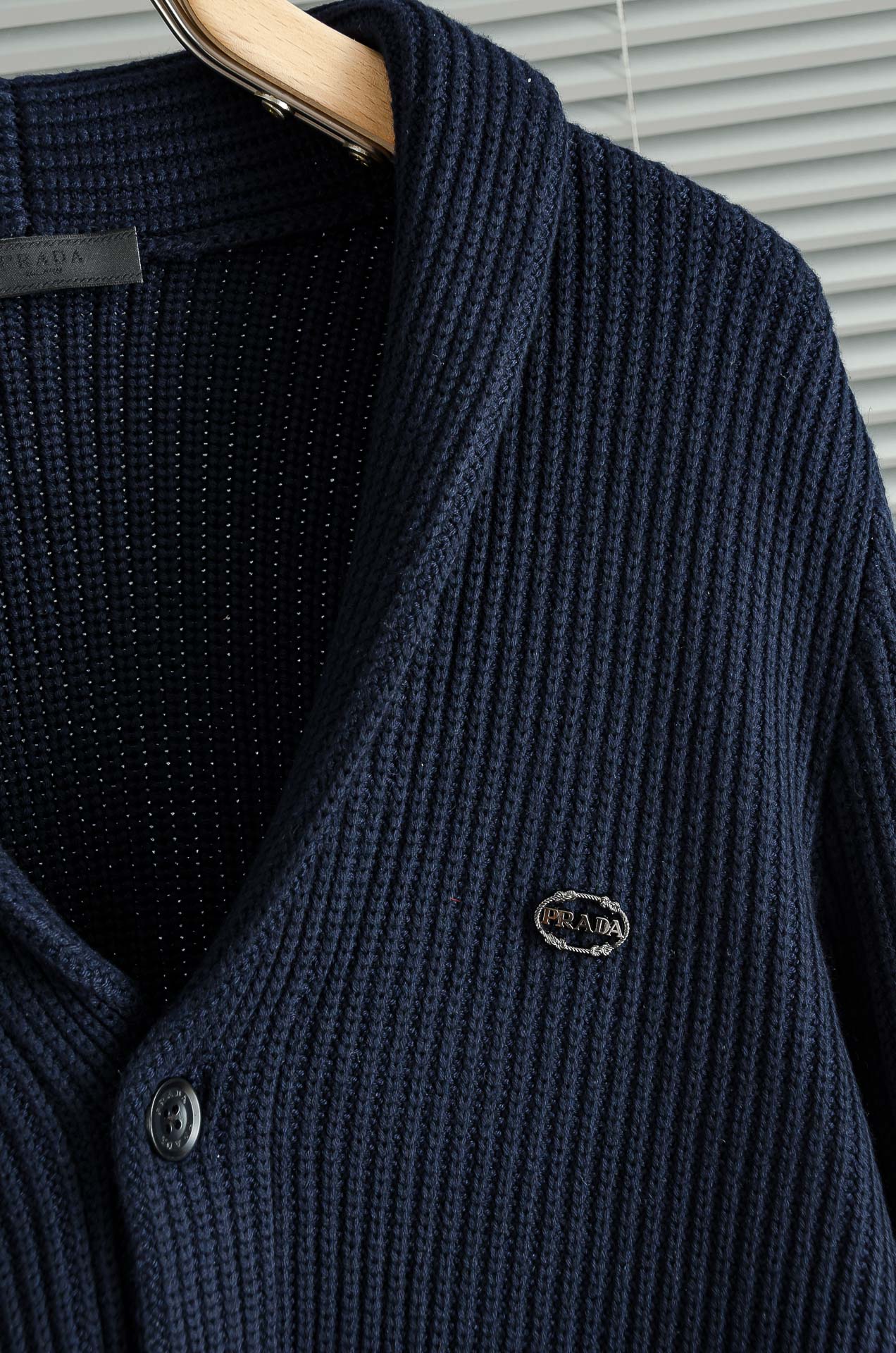 PRA* DA 普拉达 2025FW秋冬新品高端品质顶级版本 ！男士高端简约羊绒羊毛混纺开衫毛衣/羊毛衫