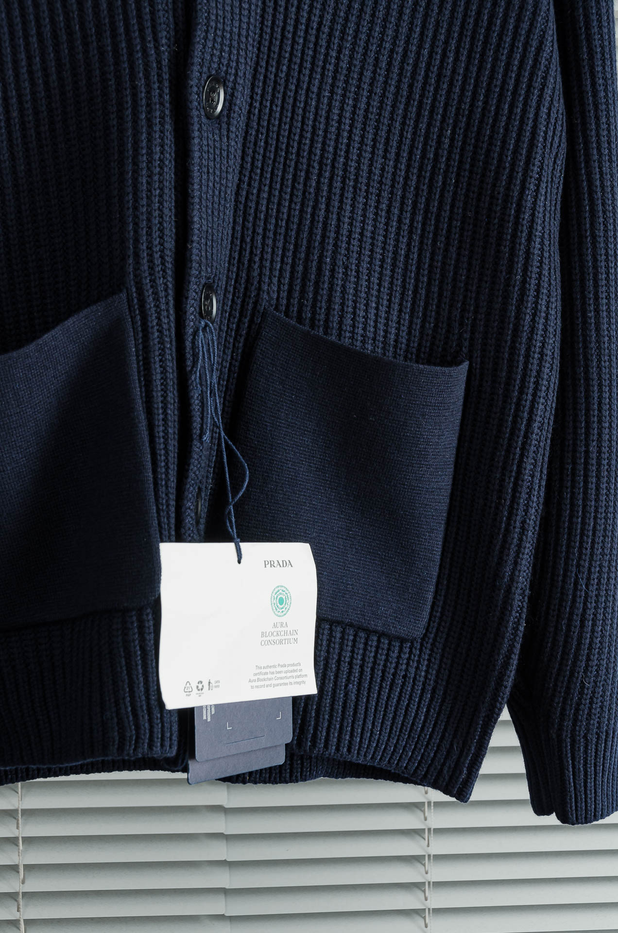 PRA* DA 普拉达 2025FW秋冬新品高端品质顶级版本 ！男士高端简约羊绒羊毛混纺开衫毛衣/羊毛衫