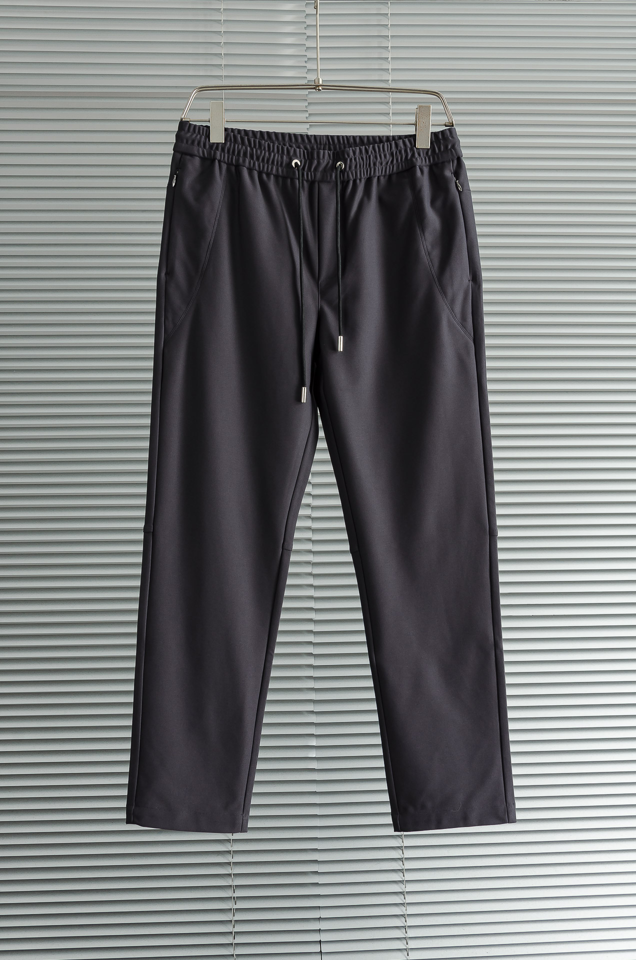 露露 抽绳腰头男士休闲舒适直筒长裤#其匠心打造，毋庸置疑的极品重磅，无需过多的词汇来形容这款人气单品，光