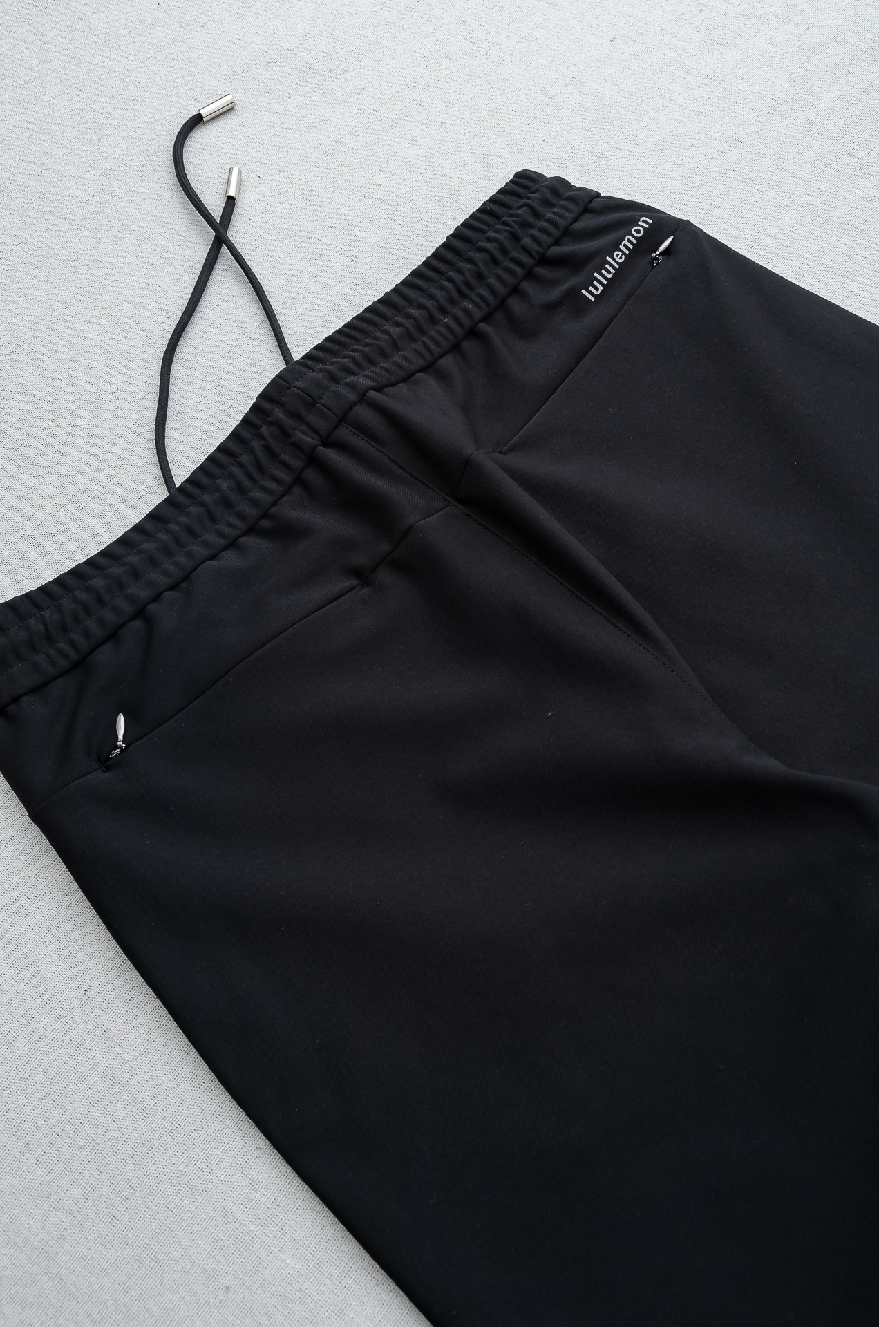 露露 抽绳腰头男士休闲舒适直筒长裤#其匠心打造，毋庸置疑的极品重磅，无需过多的词汇来形容这款人气单品，光