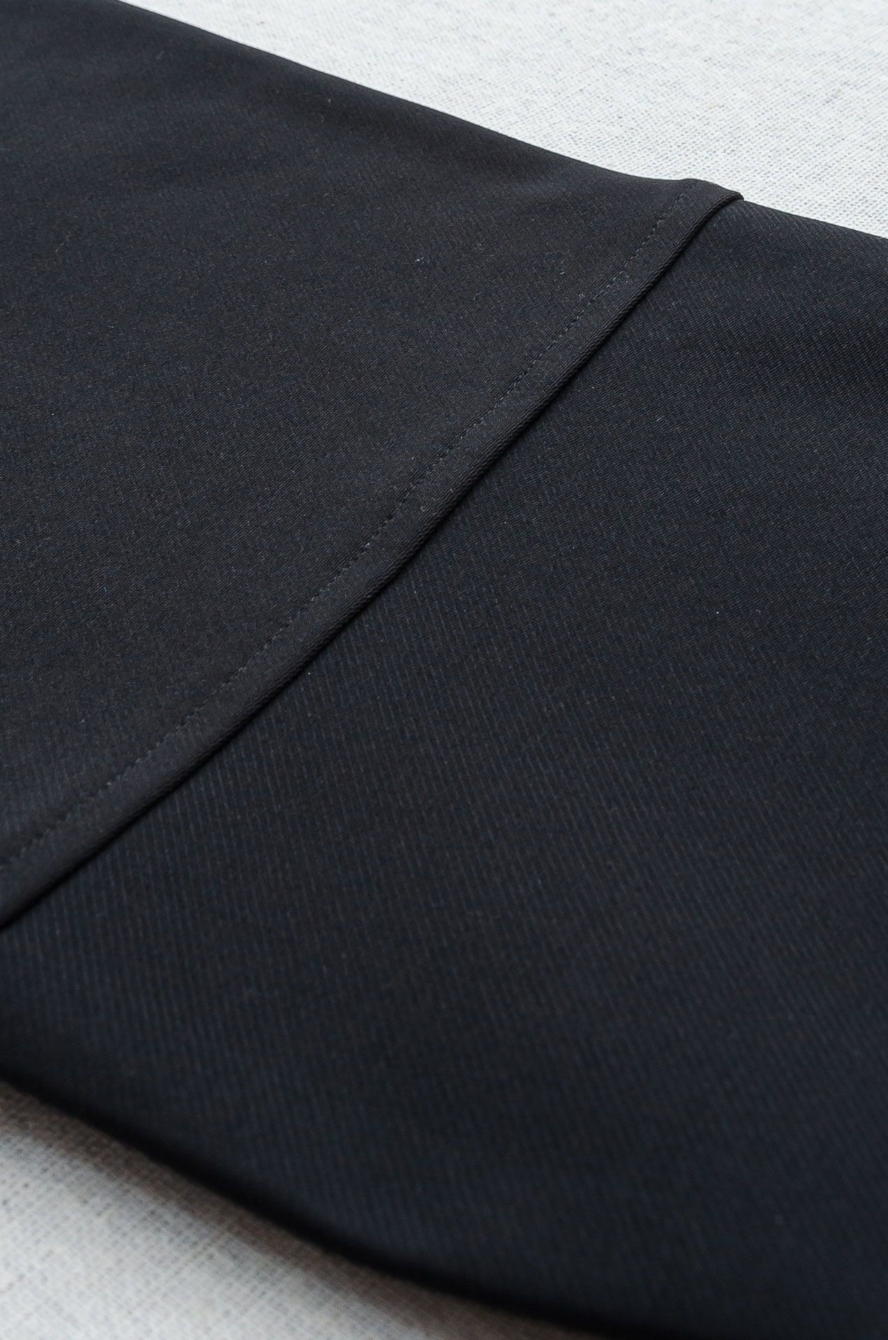 露露 抽绳腰头男士休闲舒适直筒长裤#其匠心打造，毋庸置疑的极品重磅，无需过多的词汇来形容这款人气单品，光