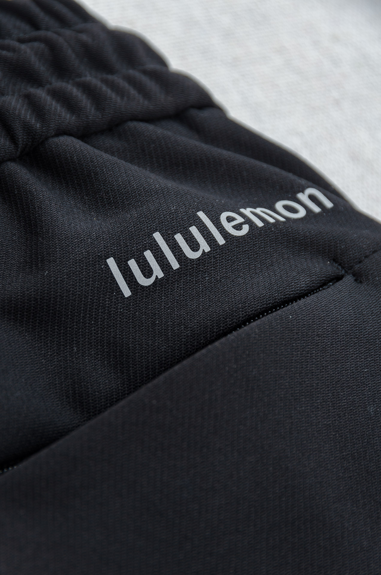 露露 抽绳腰头男士休闲舒适直筒长裤#其匠心打造，毋庸置疑的极品重磅，无需过多的词汇来形容这款人气单品，光