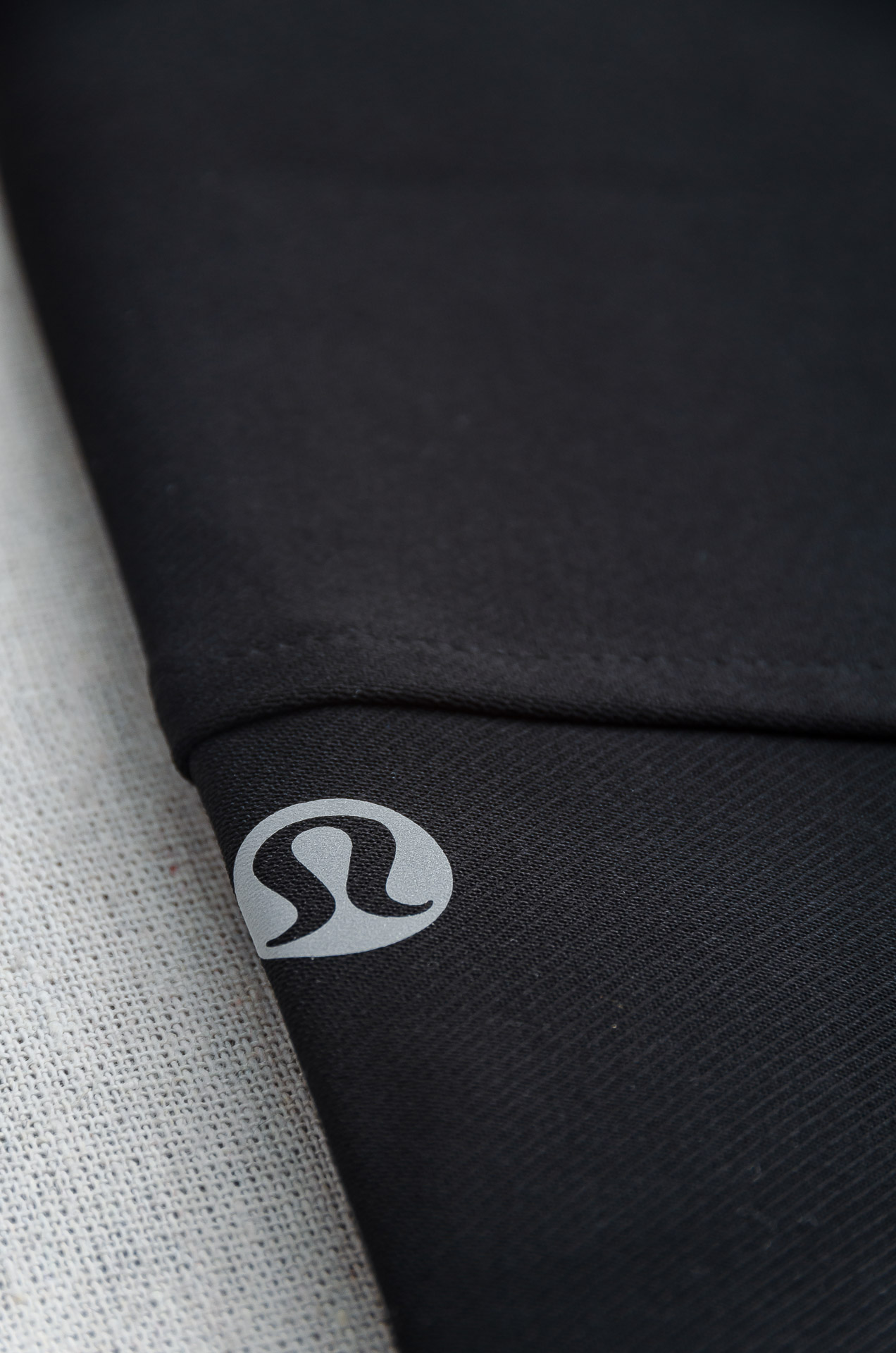 露露 抽绳腰头男士休闲舒适直筒长裤#其匠心打造，毋庸置疑的极品重磅，无需过多的词汇来形容这款人气单品，光