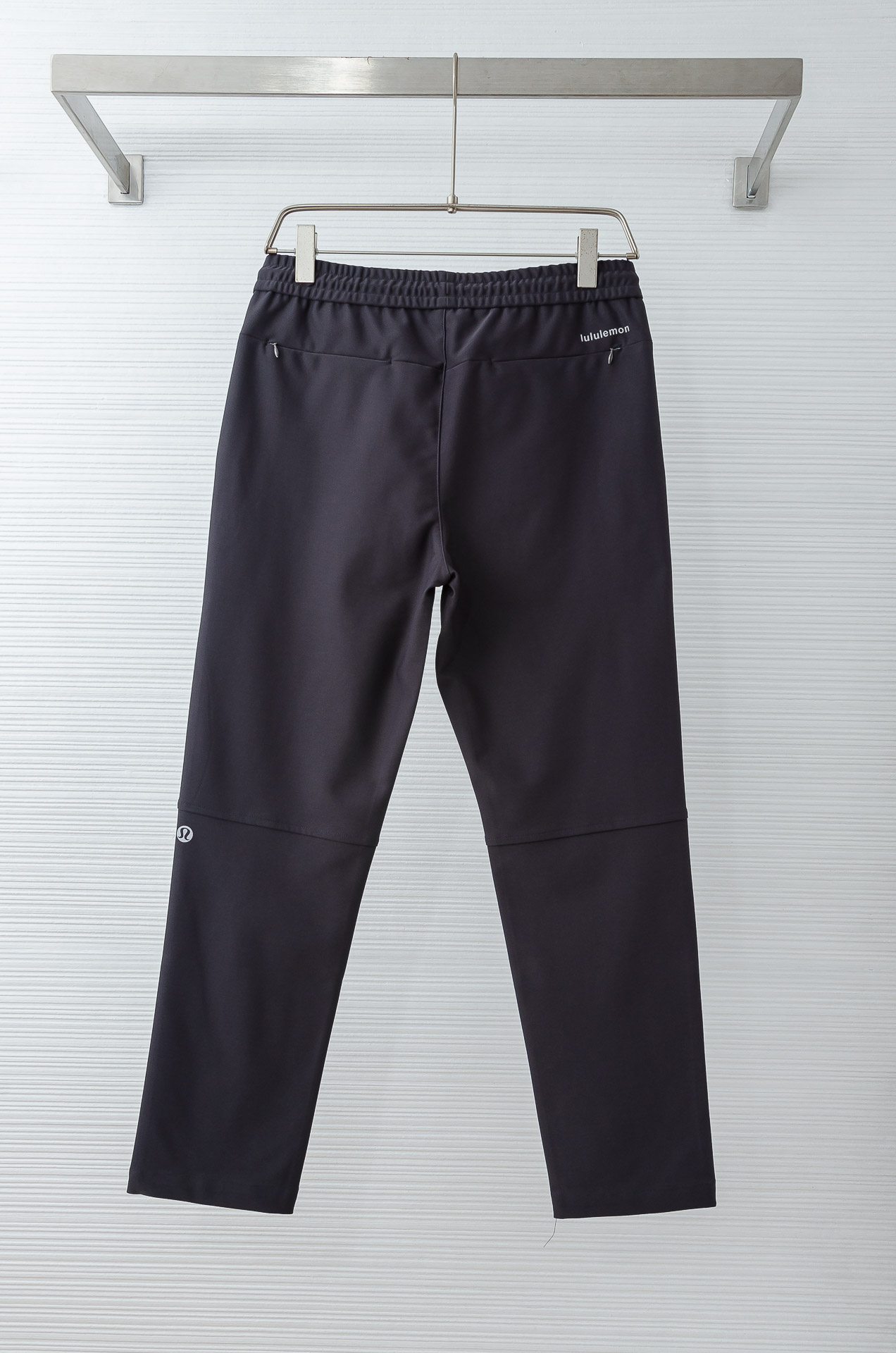 露露 抽绳腰头男士休闲舒适直筒长裤#其匠心打造，毋庸置疑的极品重磅，无需过多的词汇来形容这款人气单品，光