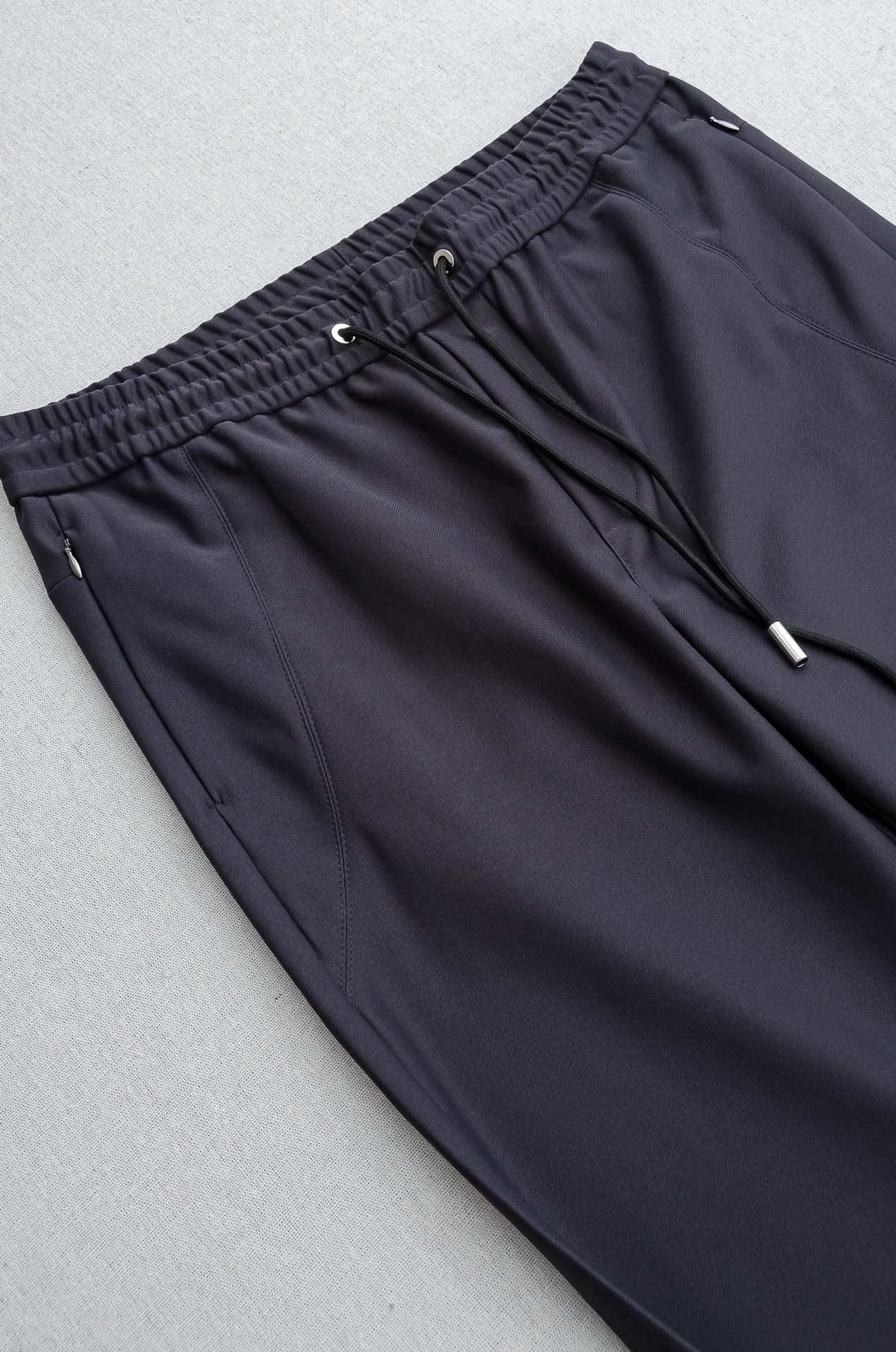 露露 抽绳腰头男士休闲舒适直筒长裤#其匠心打造，毋庸置疑的极品重磅，无需过多的词汇来形容这款人气单品，光