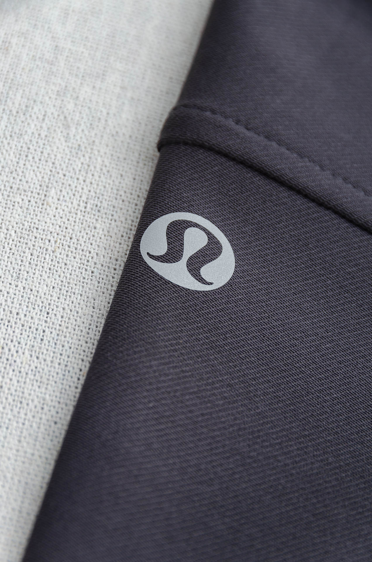 露露 抽绳腰头男士休闲舒适直筒长裤#其匠心打造，毋庸置疑的极品重磅，无需过多的词汇来形容这款人气单品，光