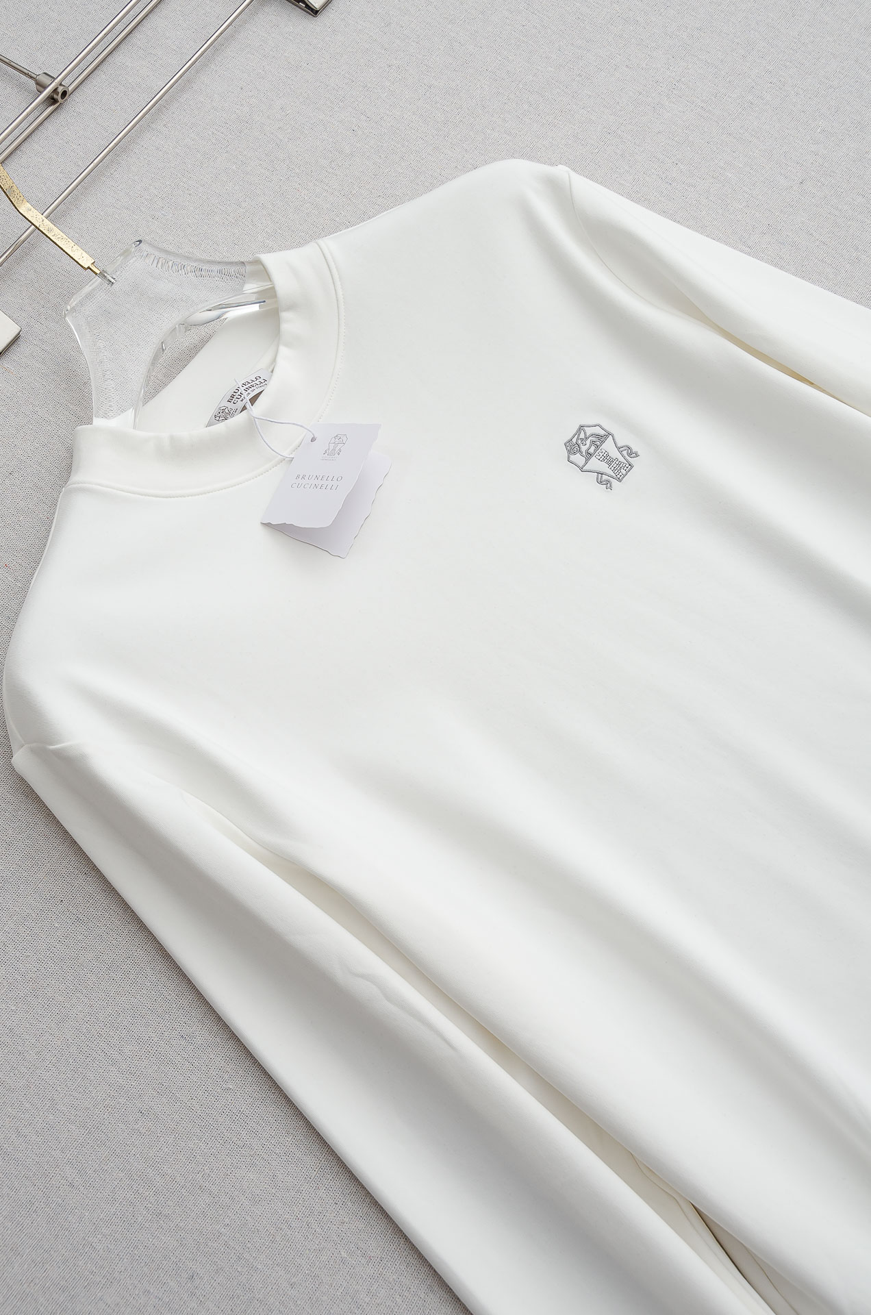 BC 25FW秋冬新款 立体刺绣男士长袖T恤衫#把重心都放在了面料上，表面清晰可见的细格肌理，足以凸显出