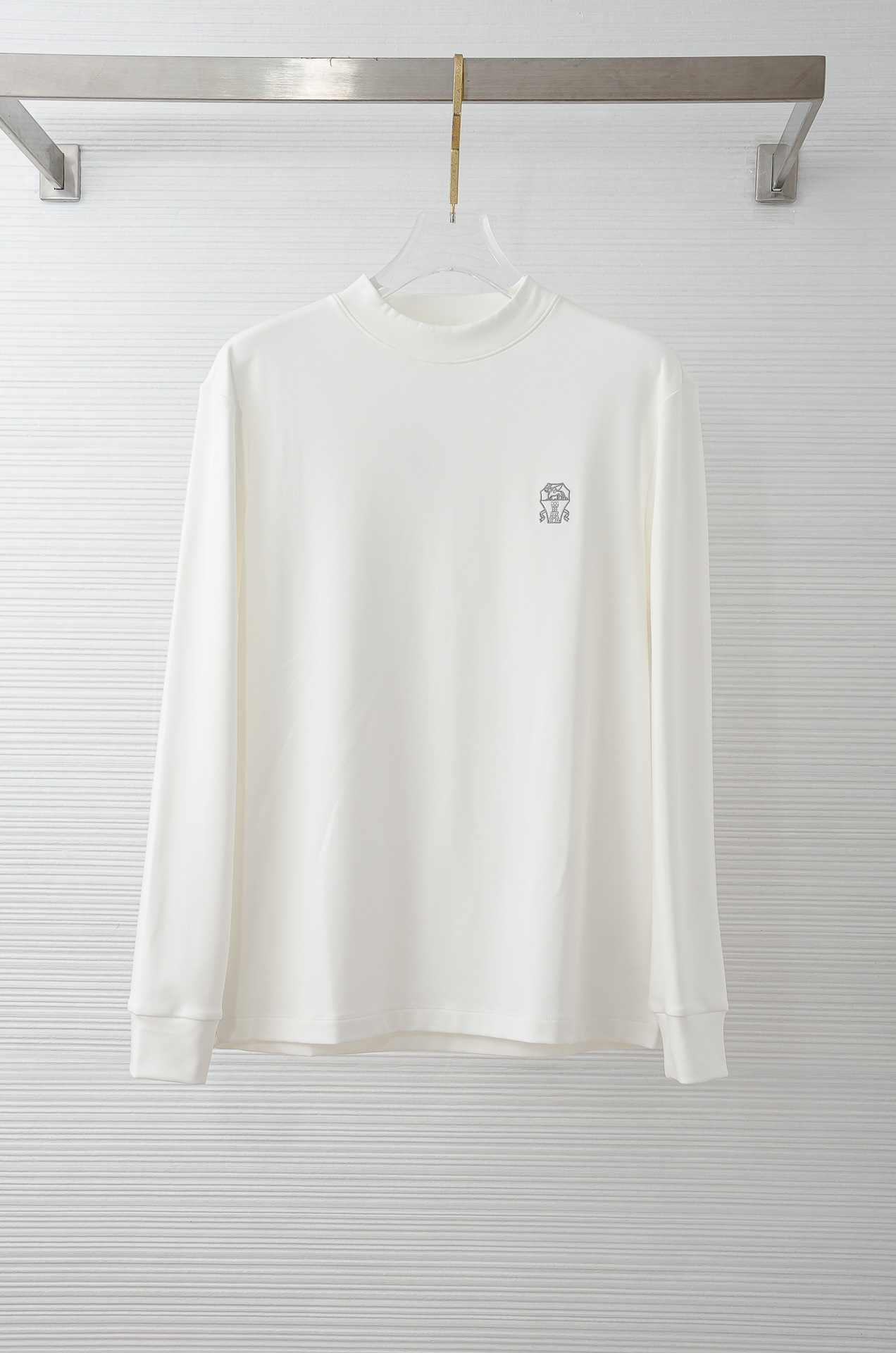 BC 25FW秋冬新款 立体刺绣男士长袖T恤衫#把重心都放在了面料上，表面清晰可见的细格肌理，足以凸显出