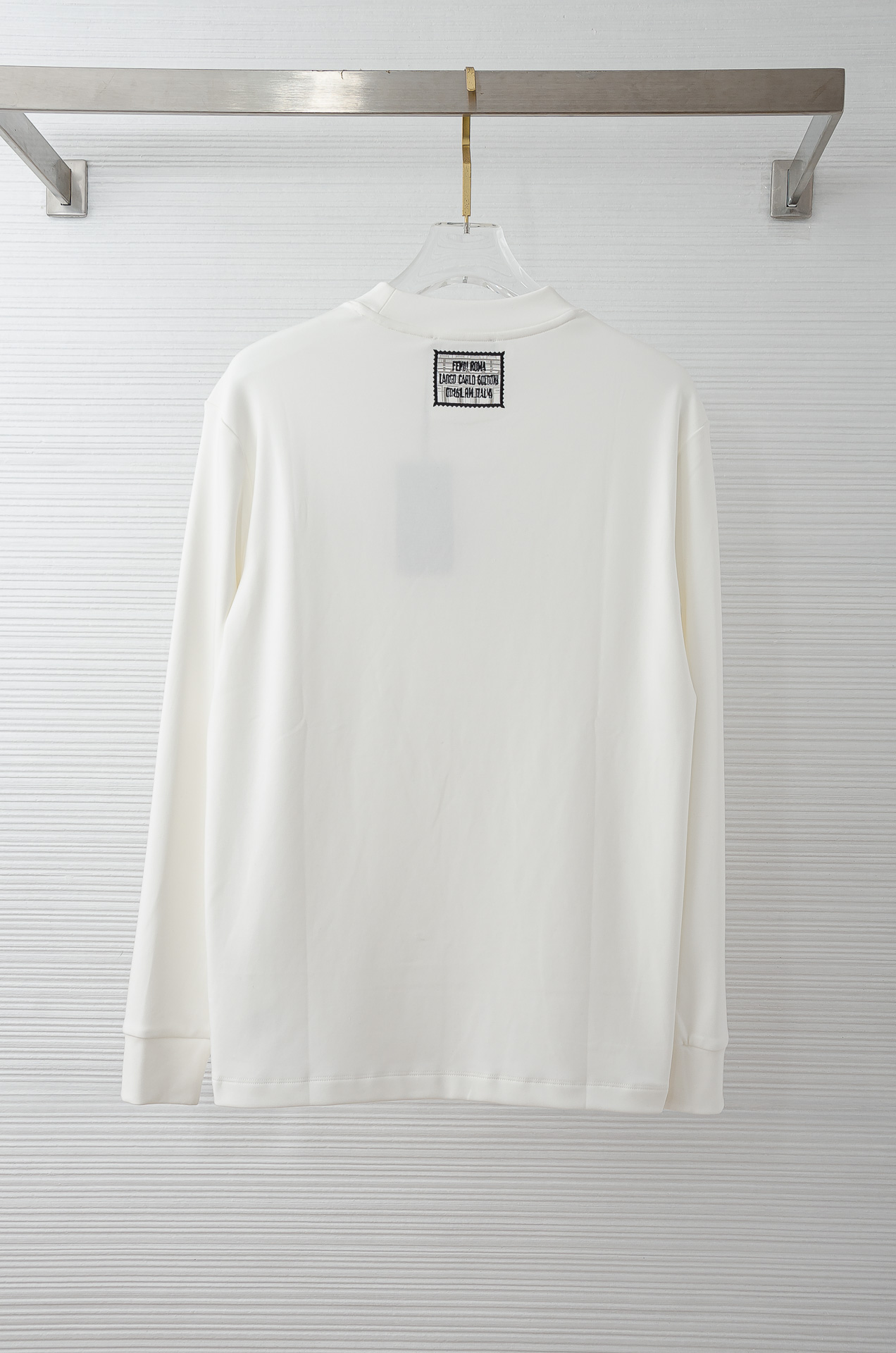 FE# NDI 25FW秋冬新款 立体刺绣男士长袖T恤衫#把重心都放在了面料上，表面清晰可见的细格肌理，