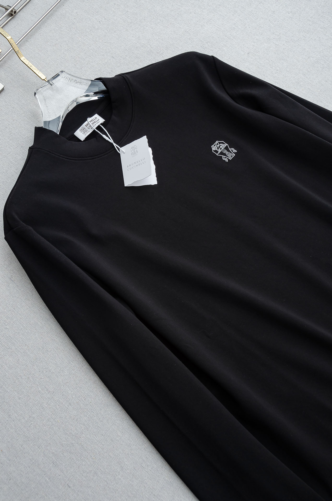 BC 25FW秋冬新款 立体刺绣男士长袖T恤衫#把重心都放在了面料上，表面清晰可见的细格肌理，足以凸显出