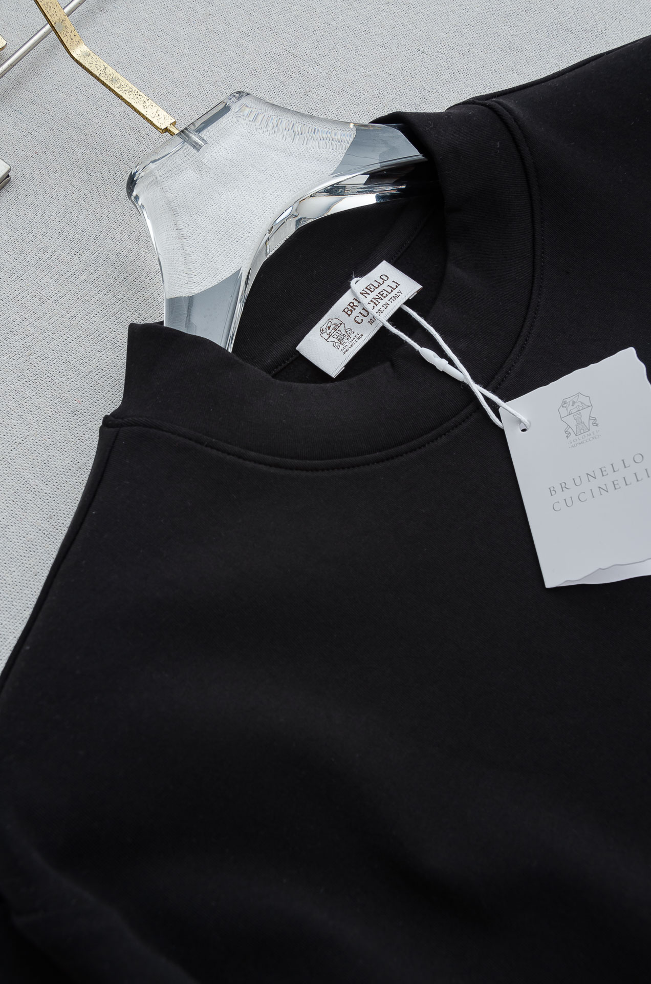 BC 25FW秋冬新款 立体刺绣男士长袖T恤衫#把重心都放在了面料上，表面清晰可见的细格肌理，足以凸显出