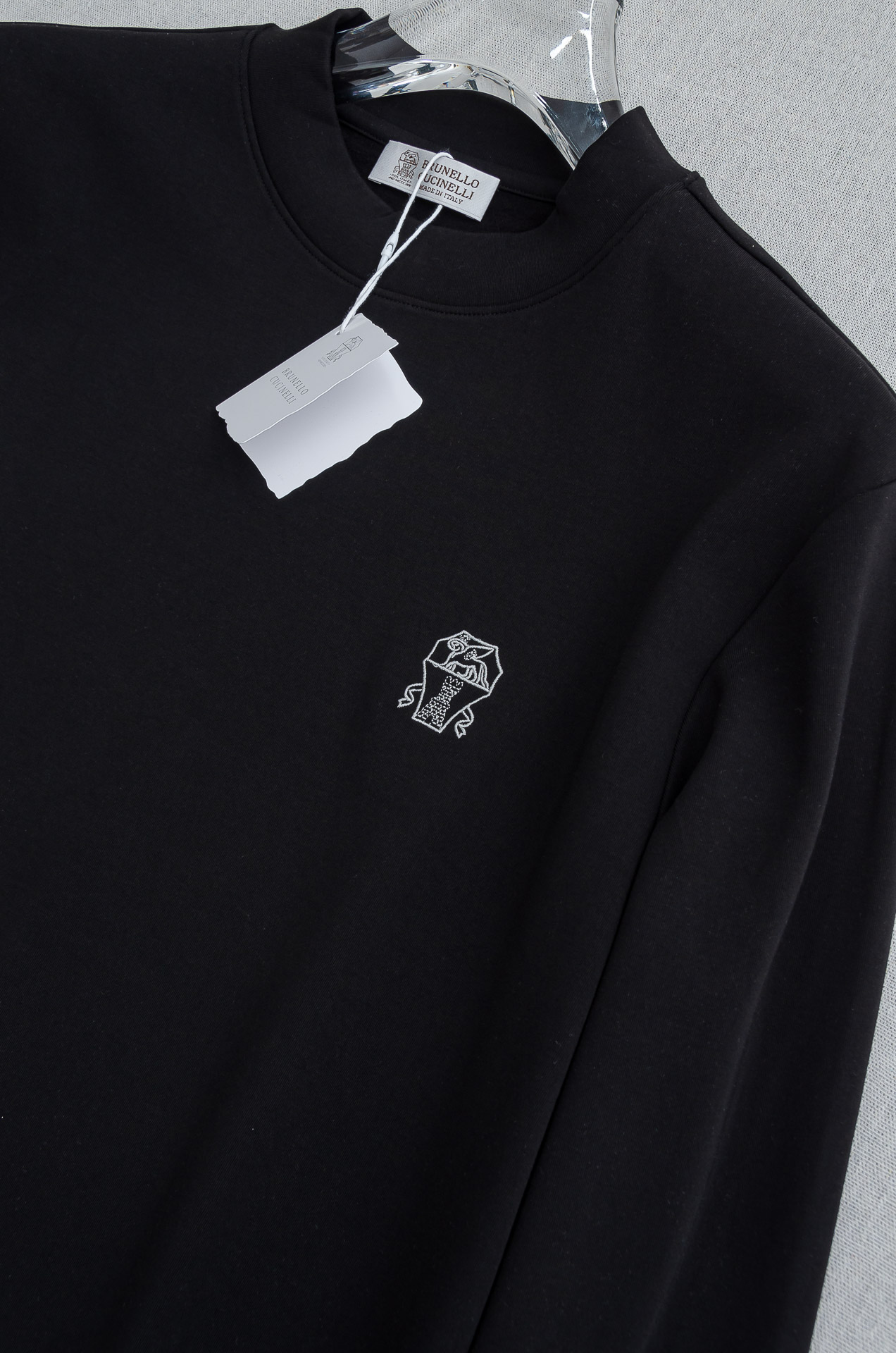 BC 25FW秋冬新款 立体刺绣男士长袖T恤衫#把重心都放在了面料上，表面清晰可见的细格肌理，足以凸显出