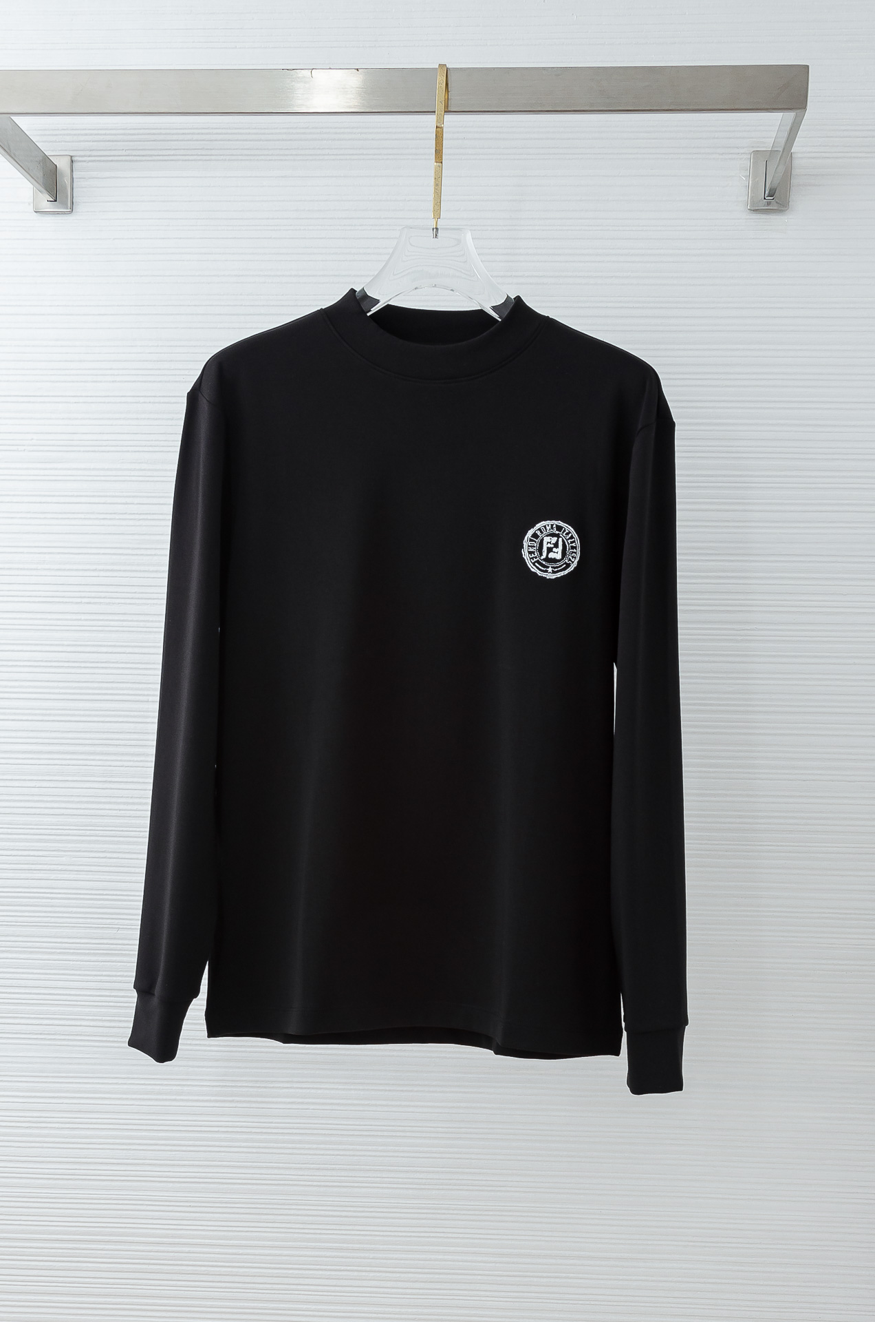 FE# NDI 25FW秋冬新款 立体刺绣男士长袖T恤衫#把重心都放在了面料上，表面清晰可见的细格肌理，