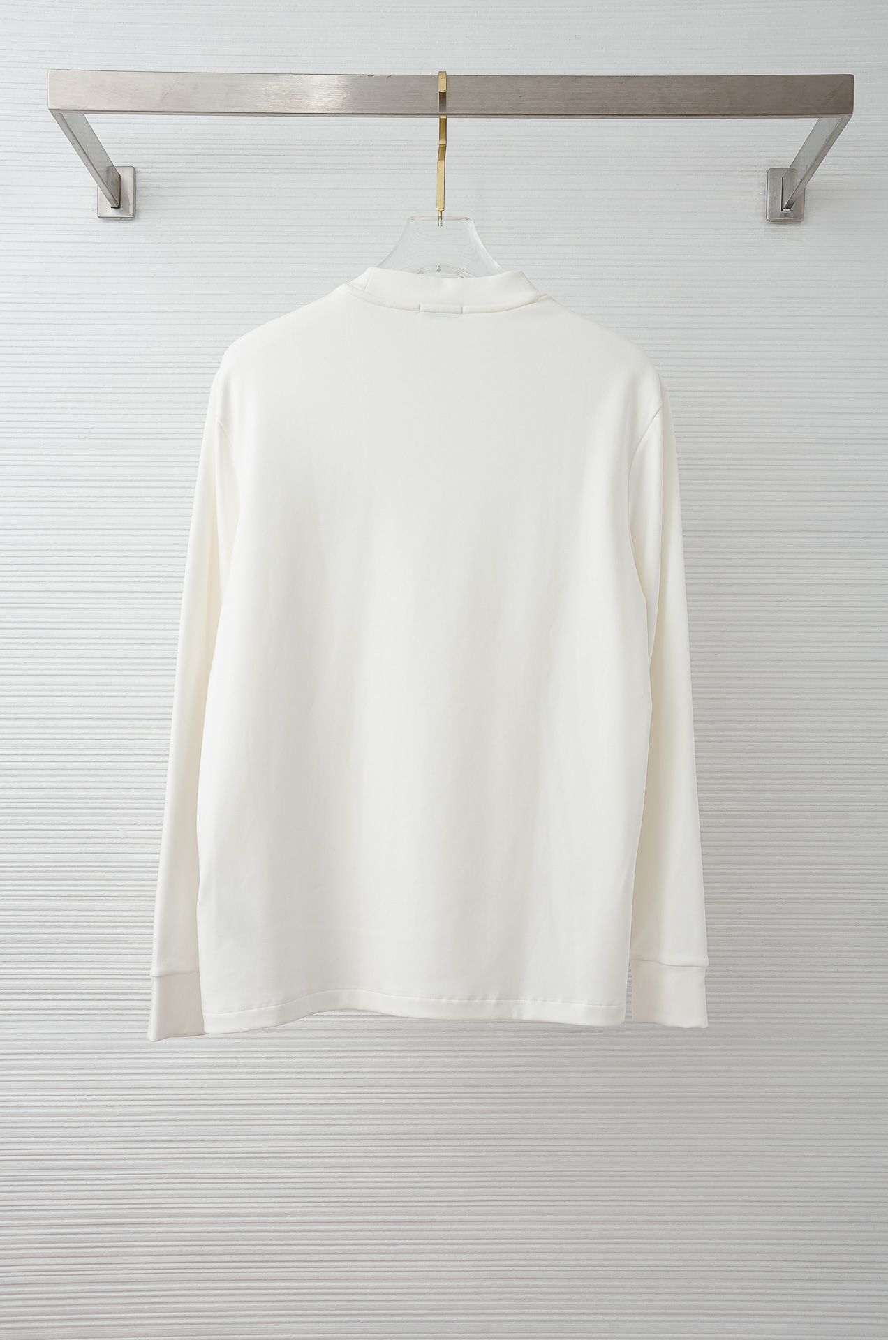 BC 25FW秋冬新款 立体刺绣男士长袖T恤衫#把重心都放在了面料上，表面清晰可见的细格肌理，足以凸显出