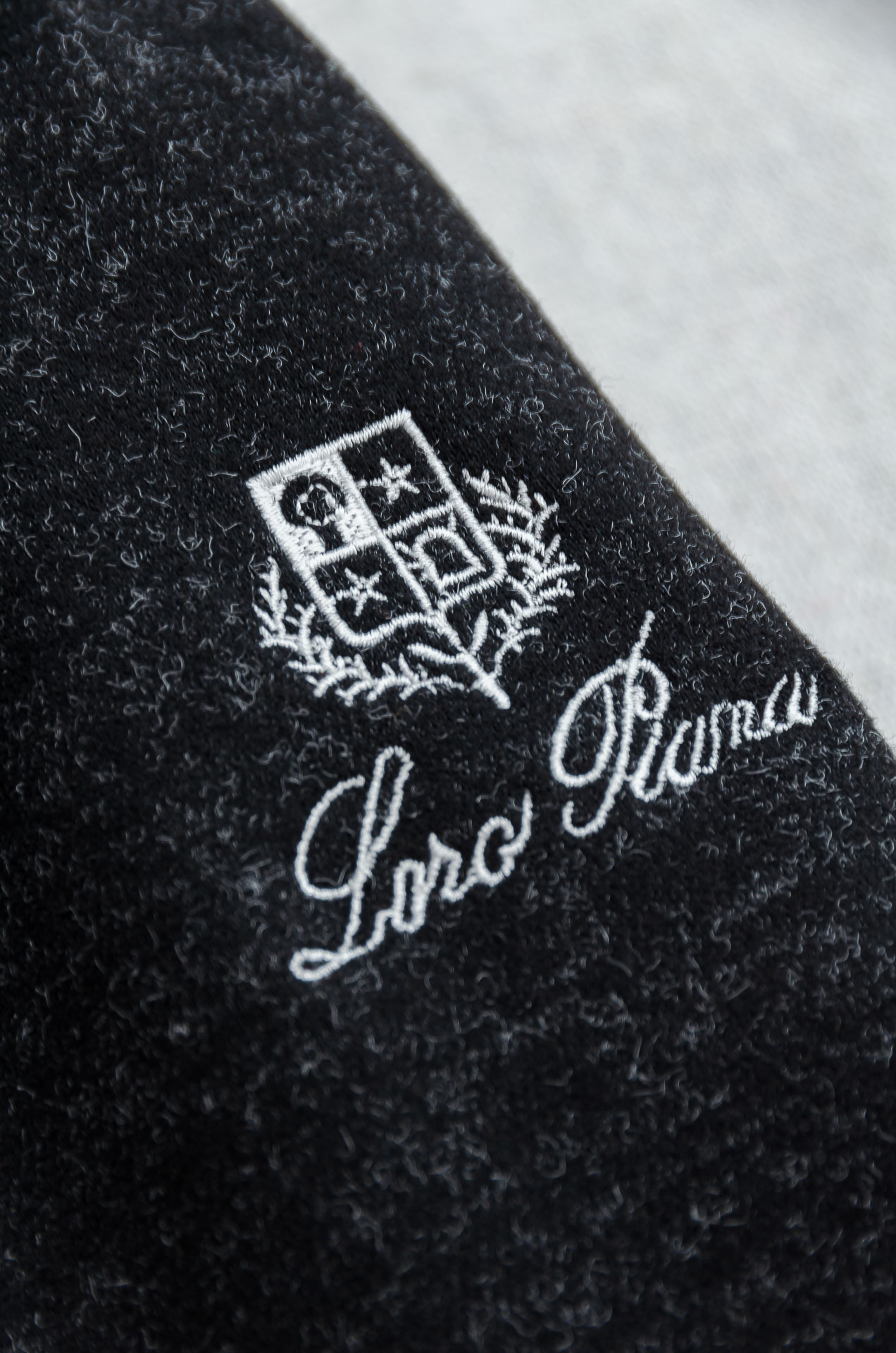 lP🆕 FW 松紧腰羊毛混纺休闲裤#适度量感的微廓版型，质地挺括有骨，风格松弛有度，线条利落的微锥形直筒