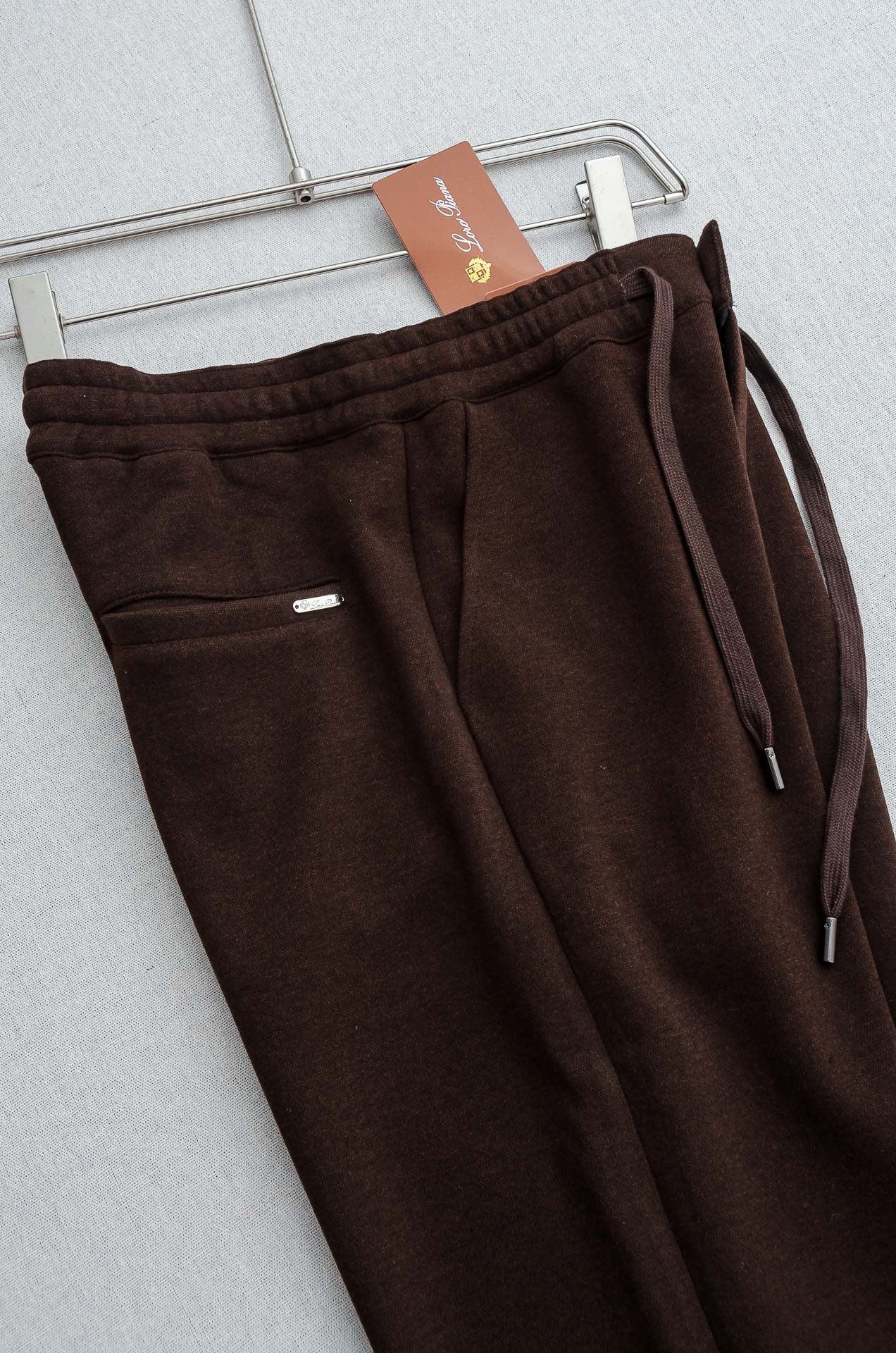 lP🆕 FW 松紧腰羊毛混纺休闲裤#适度量感的微廓版型，质地挺括有骨，风格松弛有度，线条利落的微锥形直筒