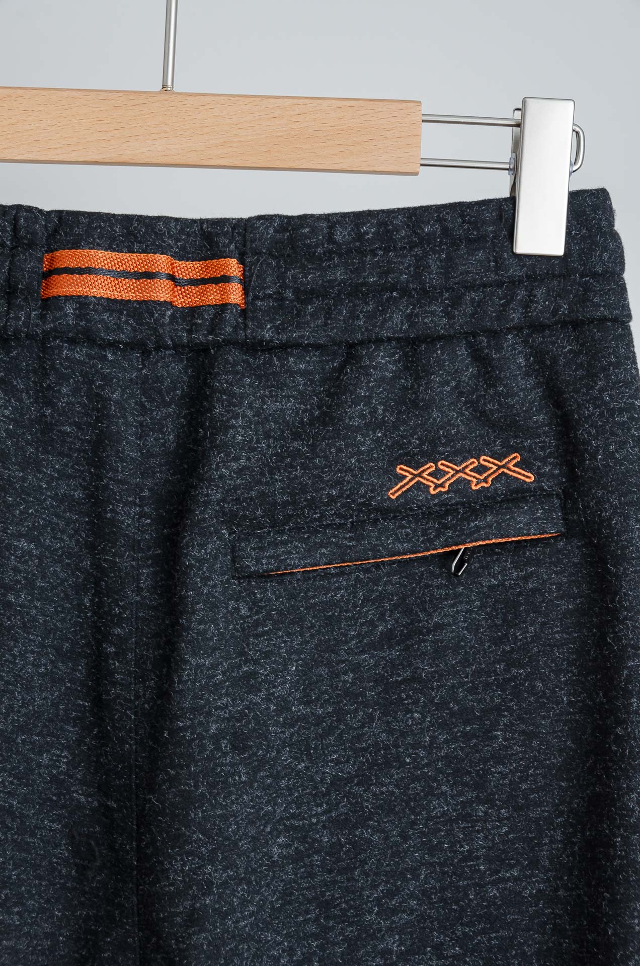 ☀️☀️zeg#na2025FW 松紧腰羊毛混纺休闲裤#适度量感的微廓版型，质地挺括有骨，风格松弛有度，