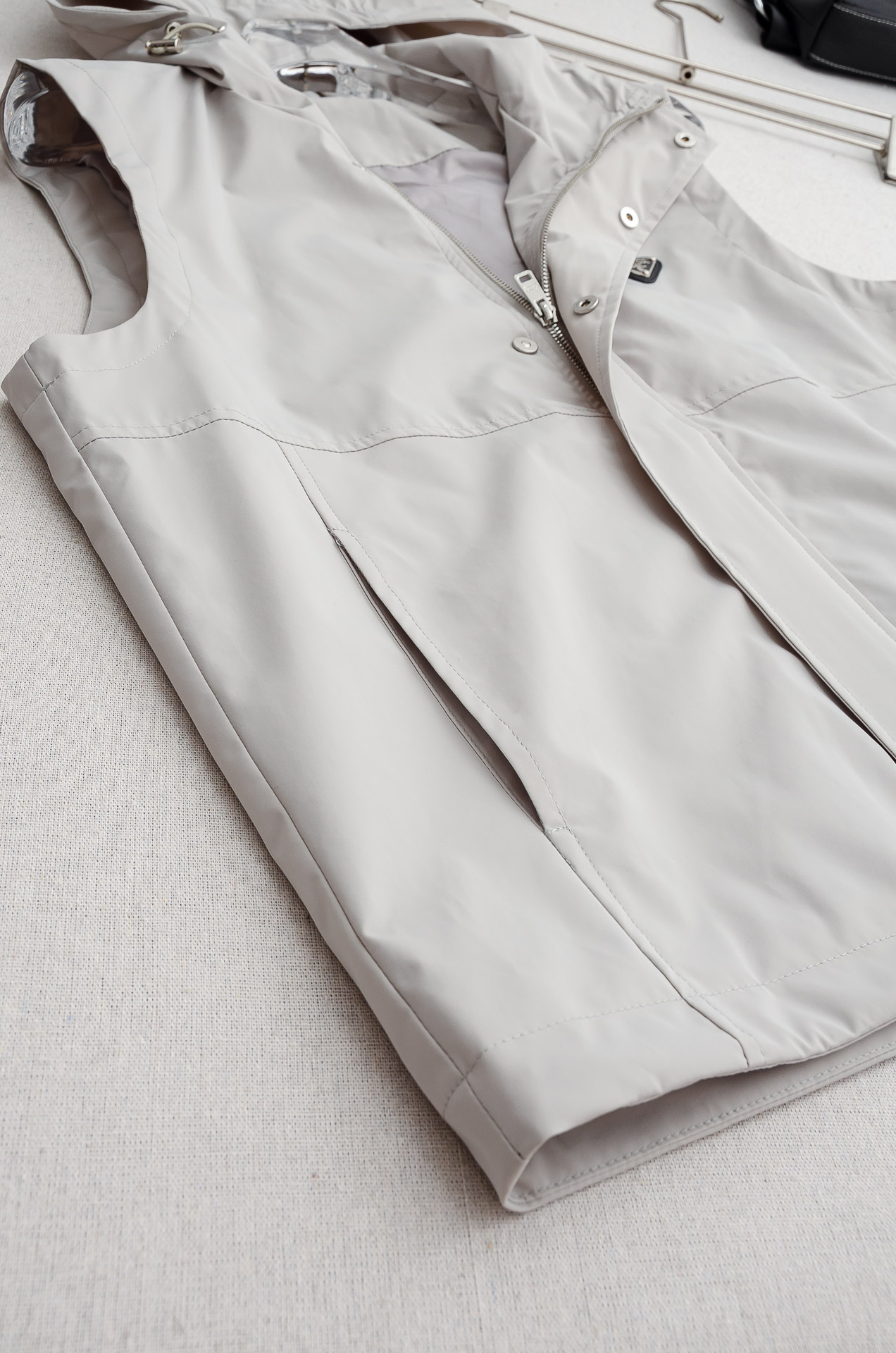 PR#ADA普拉达2025FW 秋冬最新立领设计男士休闲马甲夹克外套#上身十分的舒适，质感超级的细腻且柔