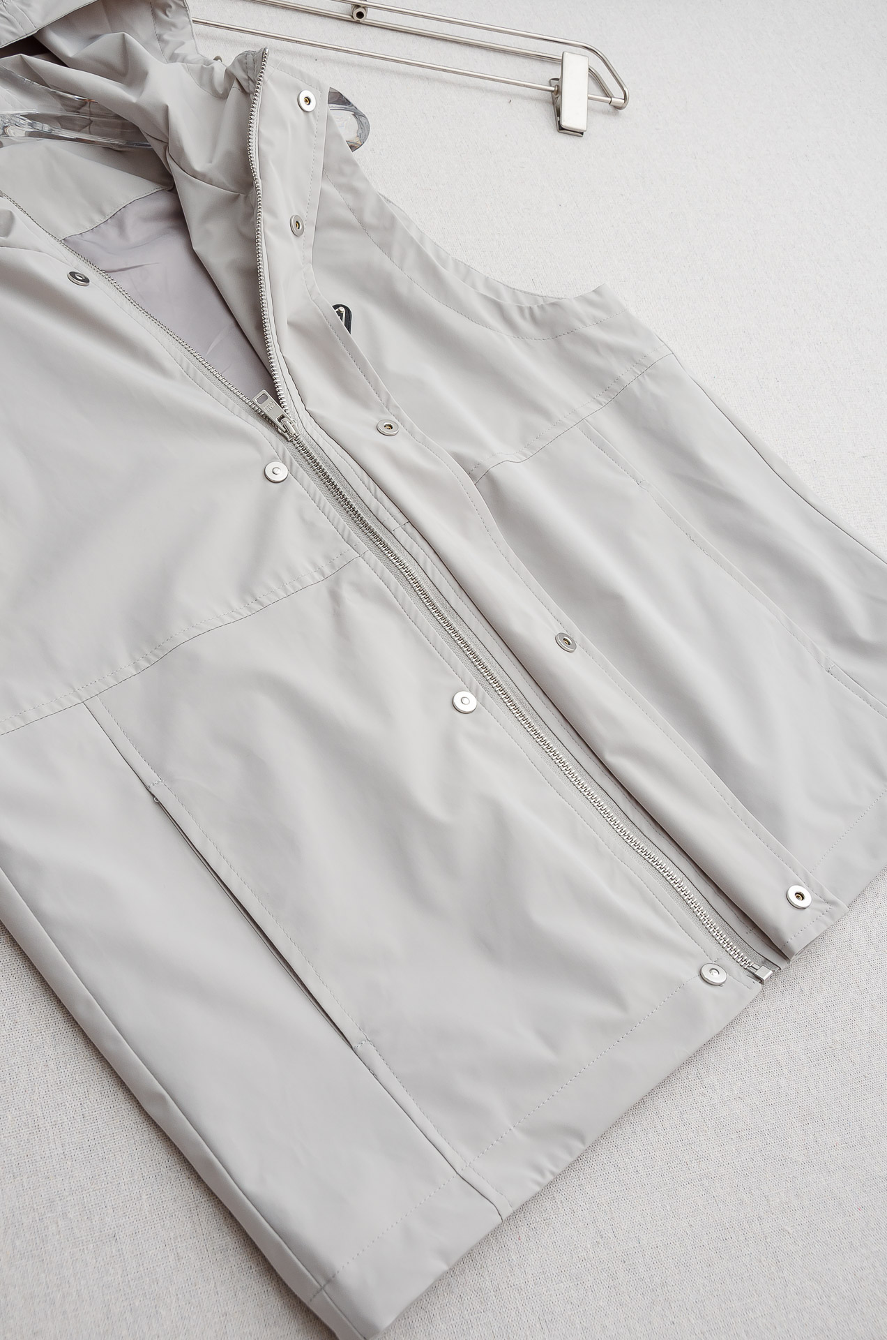 PR#ADA普拉达2025FW 秋冬最新立领设计男士休闲马甲夹克外套#上身十分的舒适，质感超级的细腻且柔