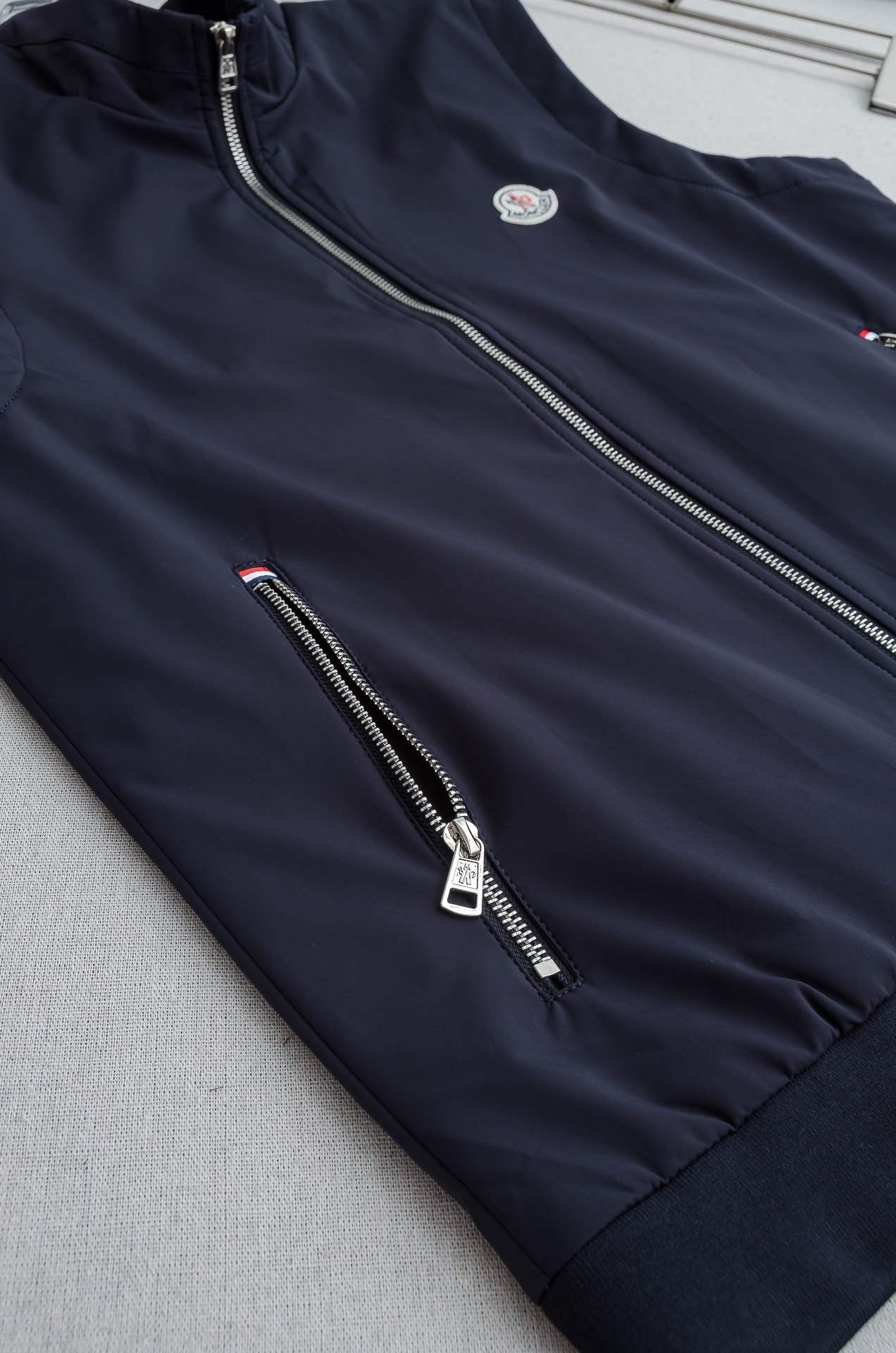 MONCL/ ER.蒙口2025FW 秋冬最新立领设计男士休闲马甲夹克外套#上身十分的舒适，质感超级的细