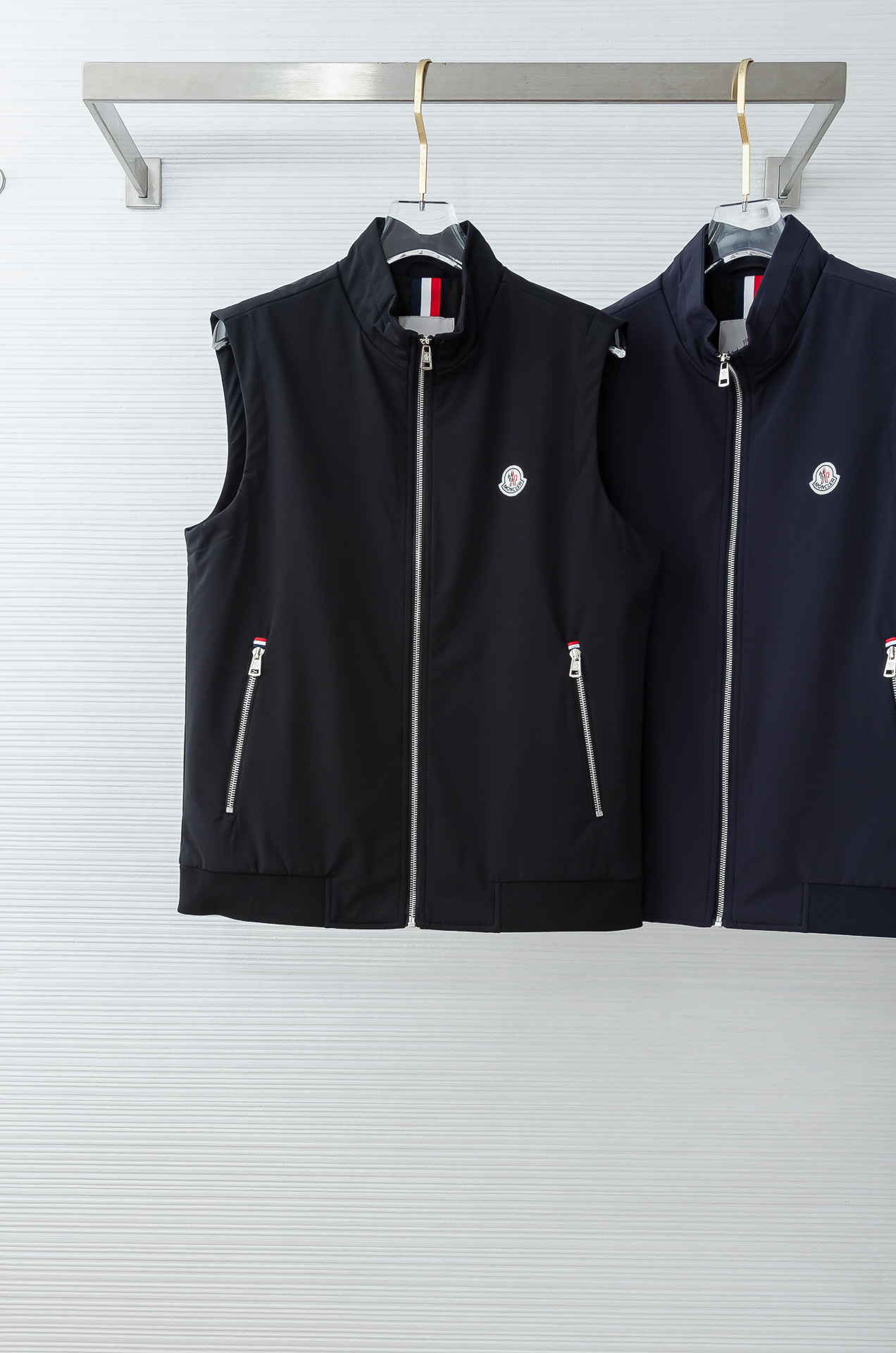 MONCL/ ER.蒙口2025FW 秋冬最新立领设计男士休闲马甲夹克外套#上身十分的舒适，质感超级的细