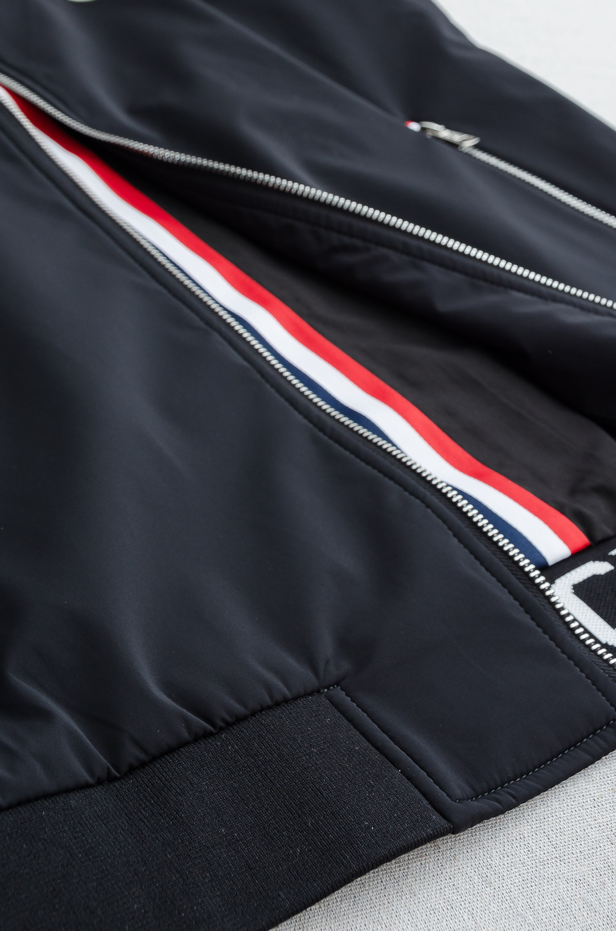 MONCL/ ER.蒙口2025FW 秋冬最新立领设计男士休闲马甲夹克外套#上身十分的舒适，质感超级的细