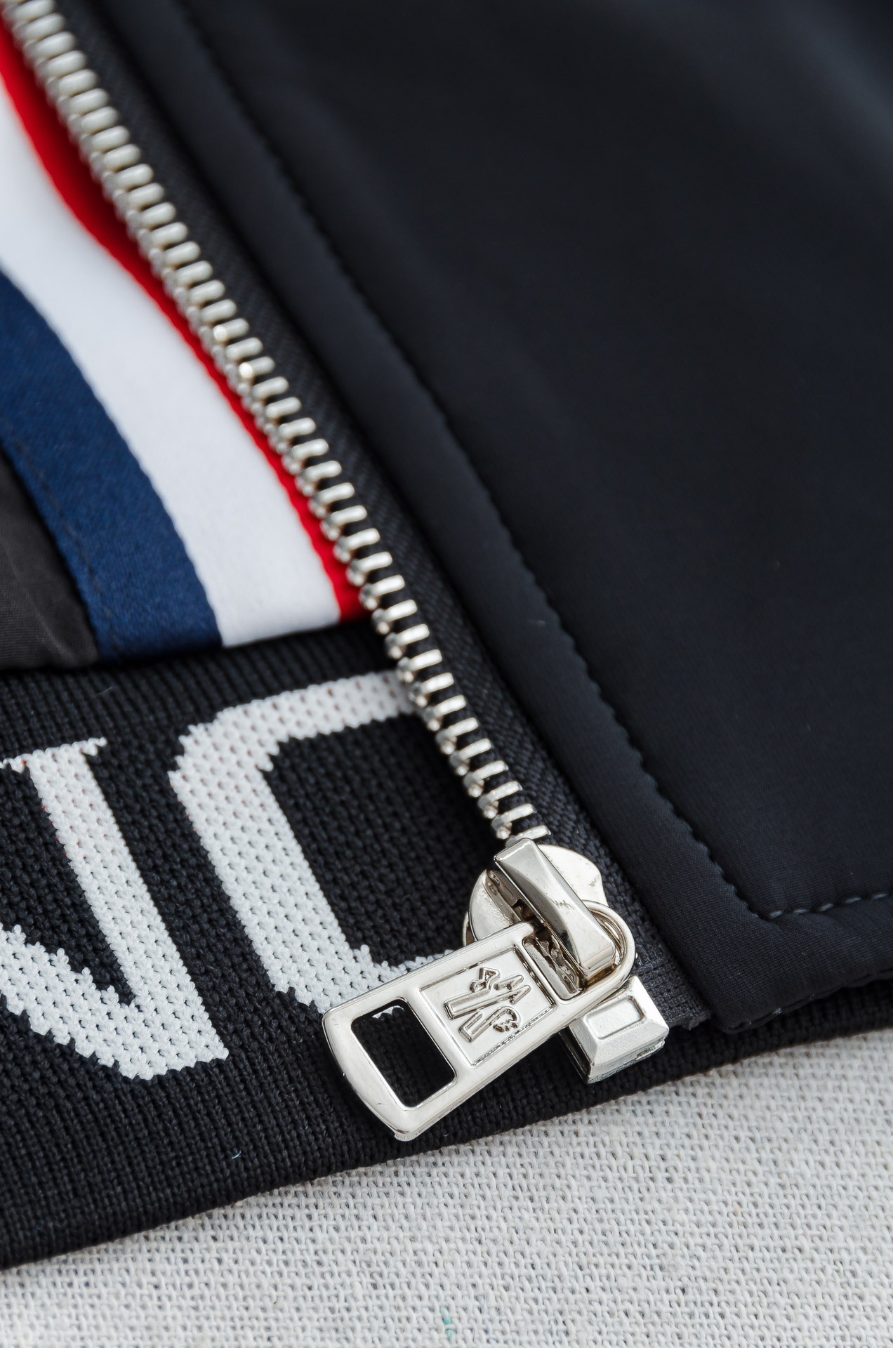 MONCL/ ER.蒙口2025FW 秋冬最新立领设计男士休闲马甲夹克外套#上身十分的舒适，质感超级的细