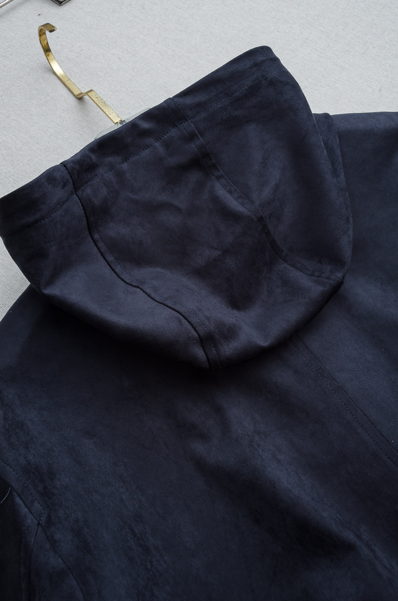 BC 2025 FW最新连帽夹克外套#客供进口麂皮绒肌理感质地面料，用料真得是无比奢华，面料采用90% 