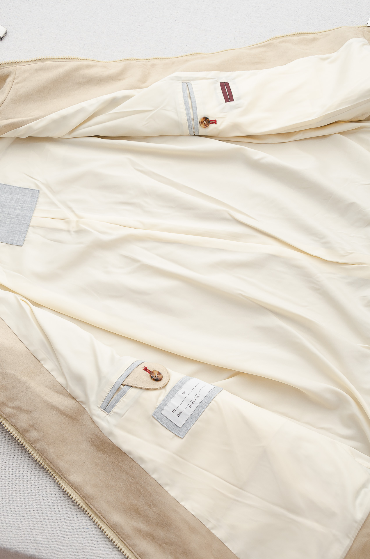 BC 2025 FW最新连帽夹克外套#客供进口麂皮绒肌理感质地面料，用料真得是无比奢华，面料采用90% 