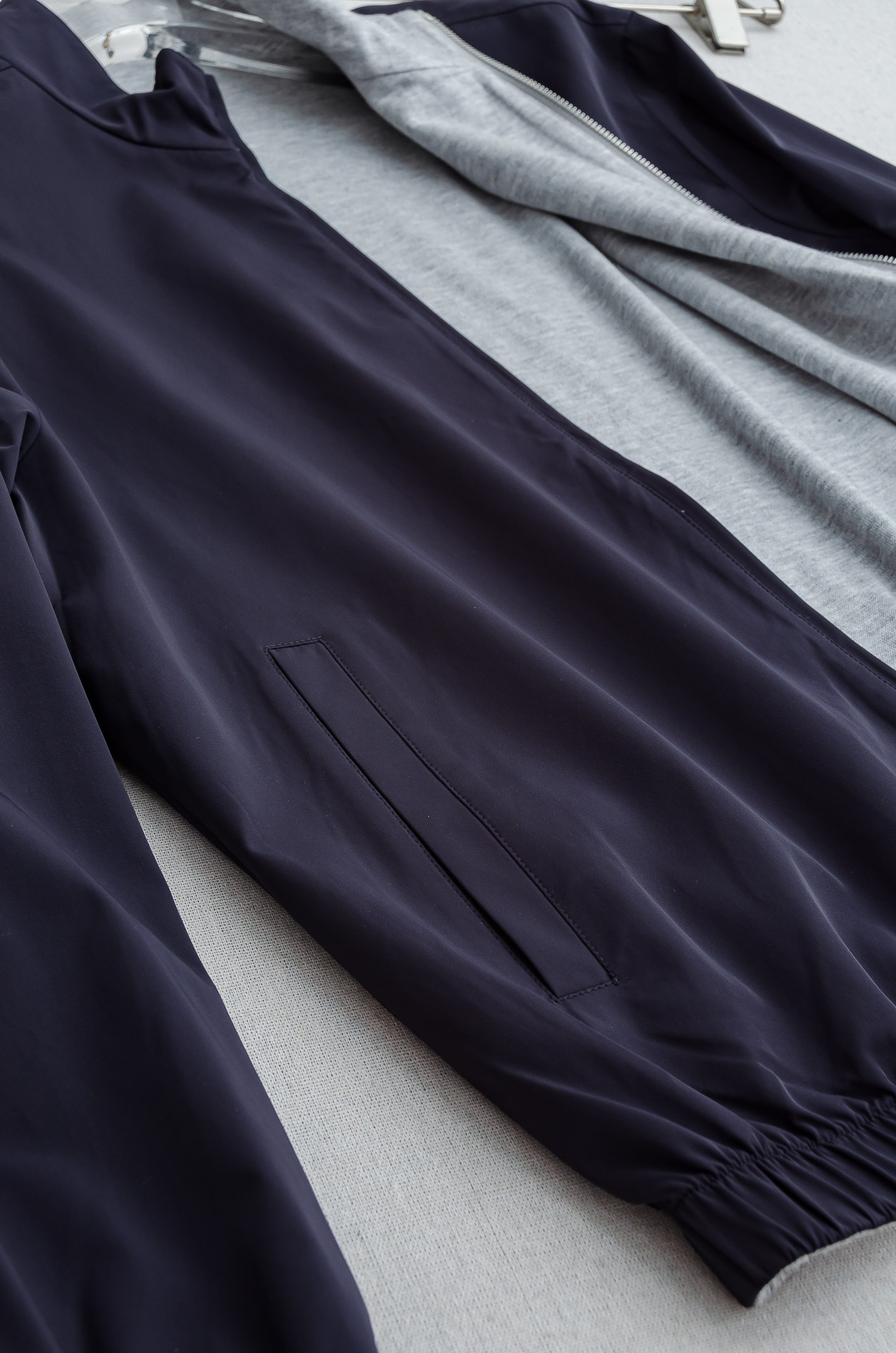 BC 双面设计A面羊毛+羊绒B面高支高密定织三防面料呈现不同质感风格！双面穿立领夹克外套#采用双面料打造