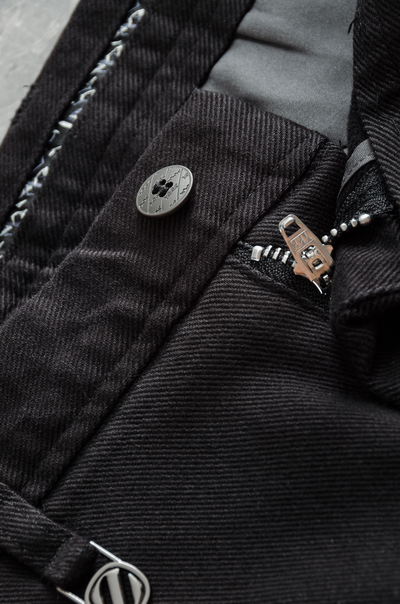 Zeg#na 杰尼/亚25FW秋冬新款轻奢时尚定制休闲裤，简洁干练的风格，精致卓越的品质男装，每款的设计