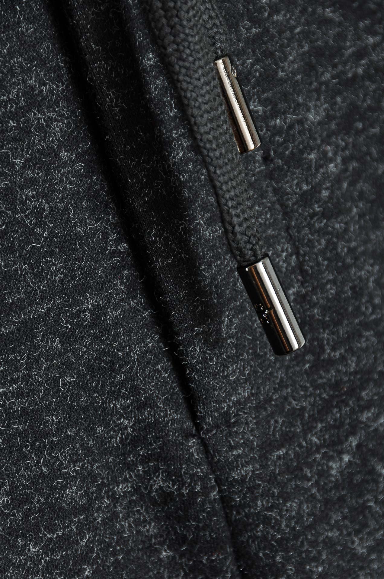 LFW 松紧腰羊毛混纺休闲裤#适度量感的微廓版型，质地挺括有骨，风格松弛有度，线条利落，腰臀部利用剪裁构