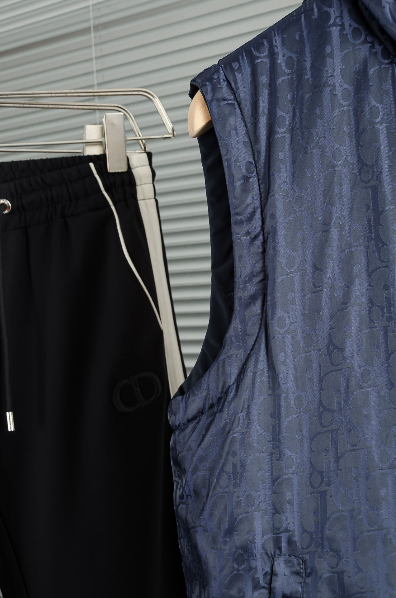 Di#or迪奥 2025FW 【双面穿】秋冬最新连帽设计男士休闲马甲夹克外套#上身十分的舒适，质感超级的