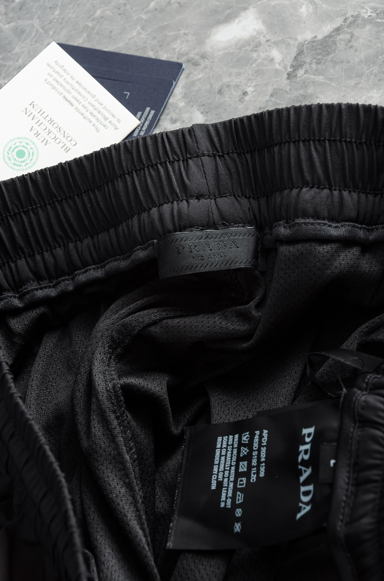 普*达 PR*DA 25FW秋冬新款# 防寒机能加厚棉裤# 经典单色长裤柜台在售，防风防雨雪，舒适保暖。