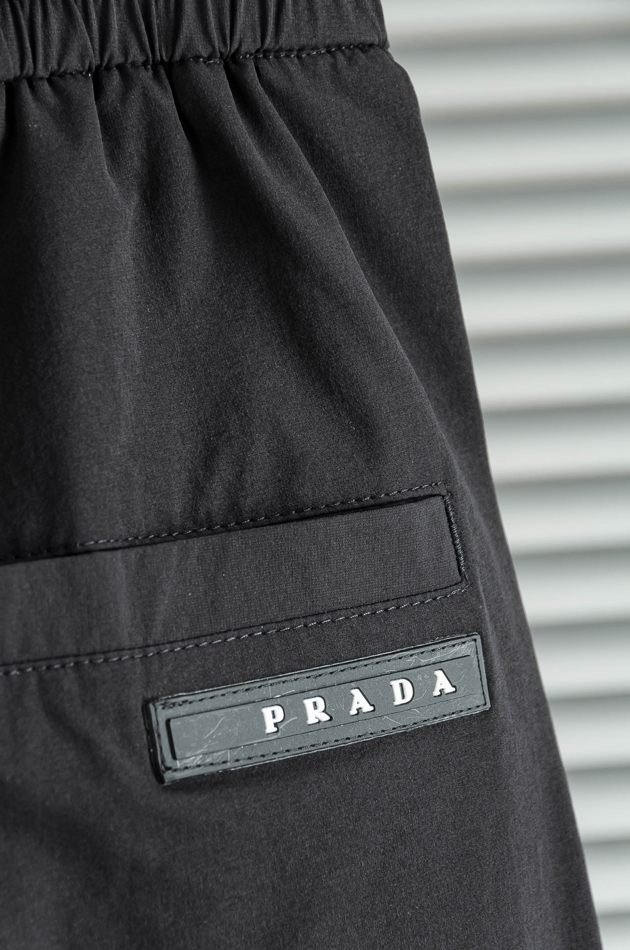 普*达 PR*DA 25FW秋冬新款# 防寒机能加厚棉裤# 经典单色长裤柜台在售，防风防雨雪，舒适保暖。