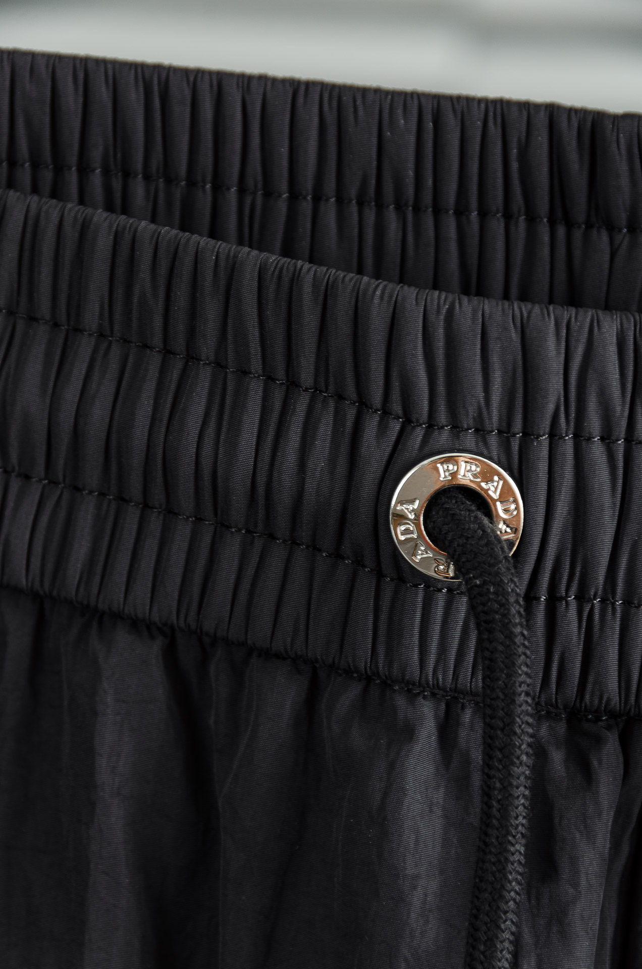 普*达 PR*DA 25FW秋冬新款# 防寒机能加厚棉裤# 经典单色长裤柜台在售，防风防雨雪，舒适保暖。