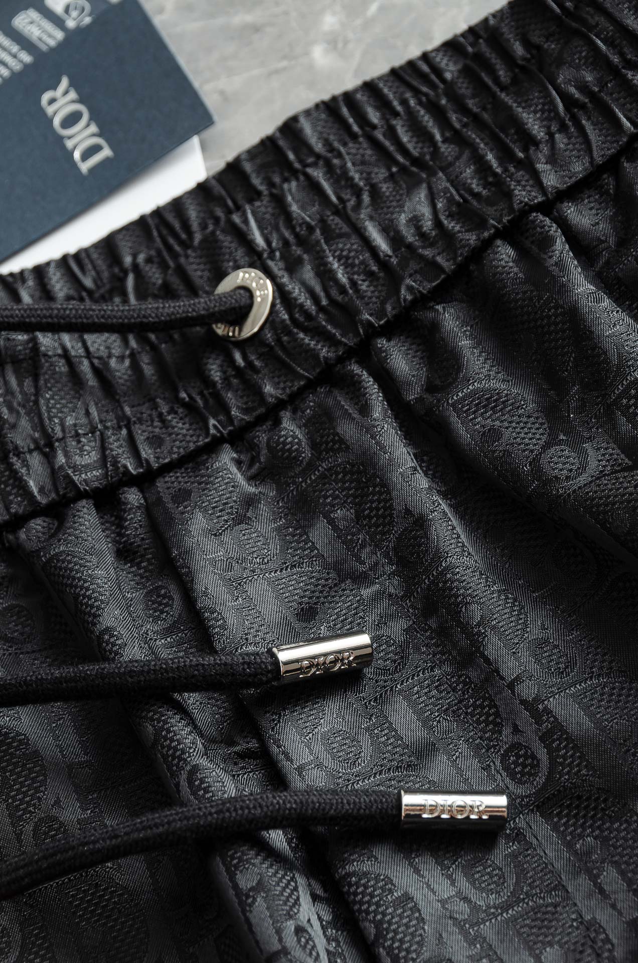 Di#or 迪奥 25FW秋冬新款# 防寒机能加厚棉裤# 经典单色长裤柜台在售，防风防雨雪，舒适保暖。直