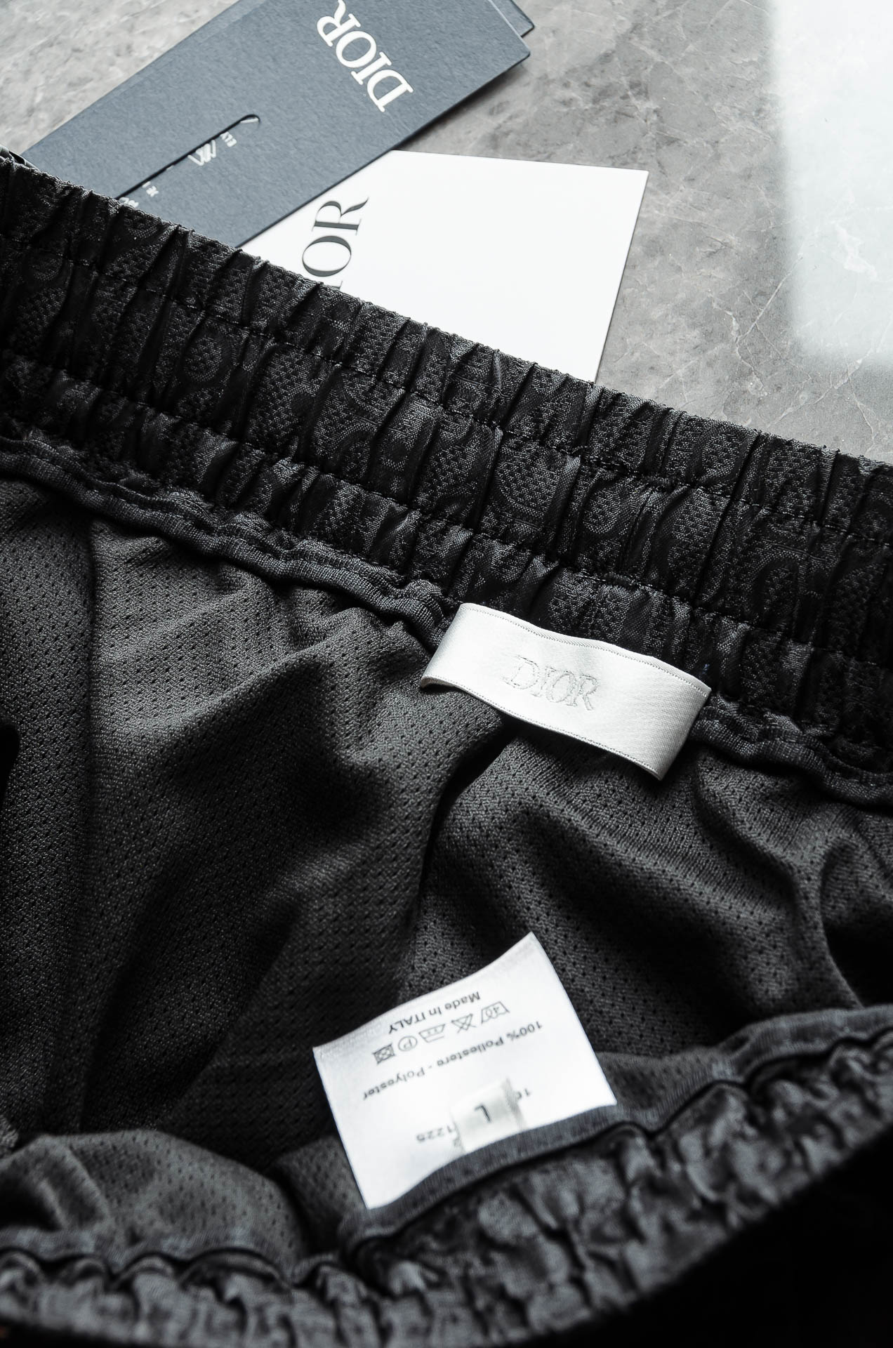 Di#or 迪奥 25FW秋冬新款# 防寒机能加厚棉裤# 经典单色长裤柜台在售，防风防雨雪，舒适保暖。直