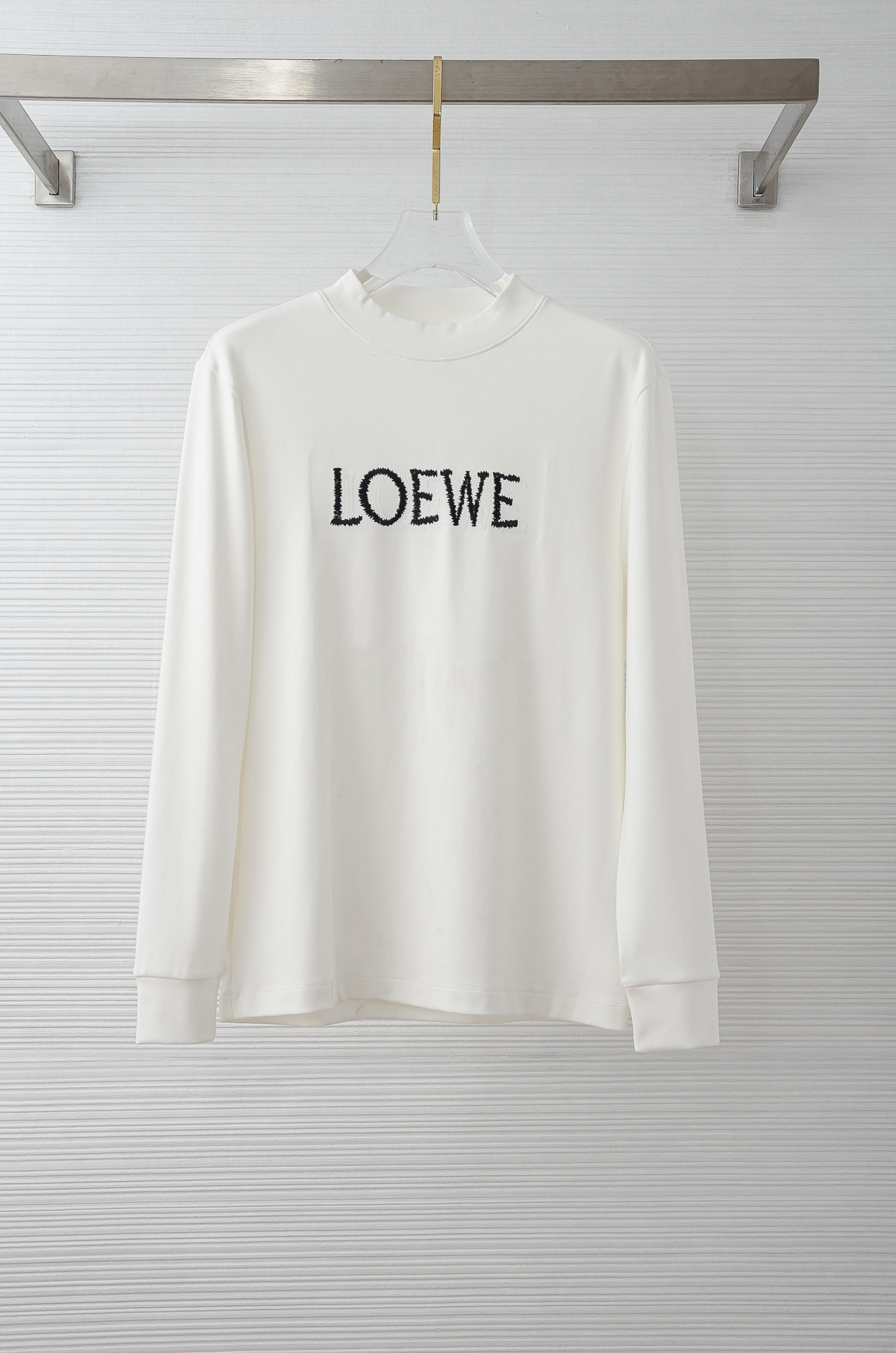 LOE#WE罗意/威25FW秋冬新款 立体刺绣男士长袖T恤衫#把重心都放在了面料上，表面清晰可见的细格肌