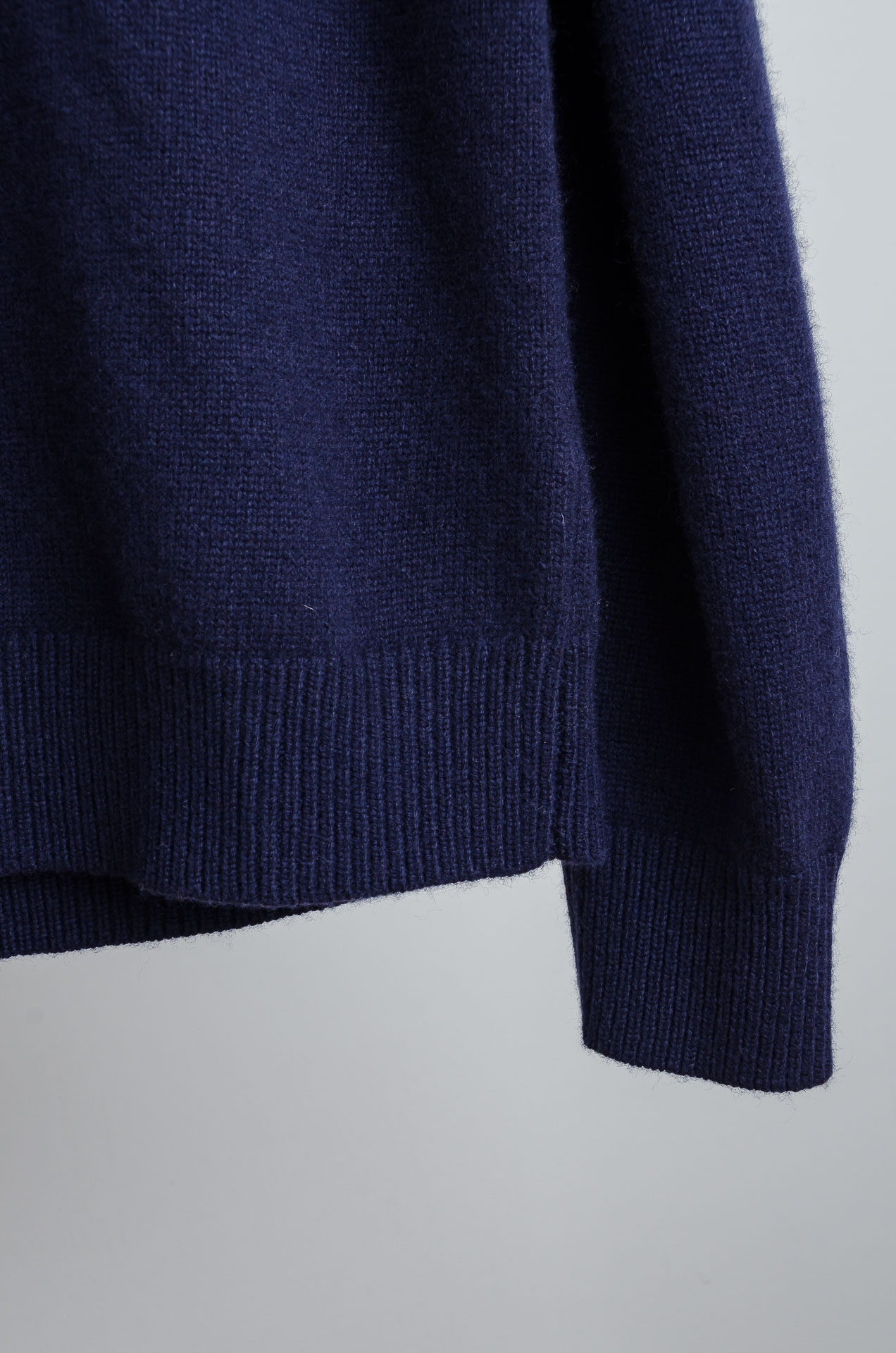 ☀️☀️Lo*roPian*a诺悠*翩雅 🇮🇹2025经典简约羊毛衫#经典羊毛衣，它以其卓越的品质和精湛