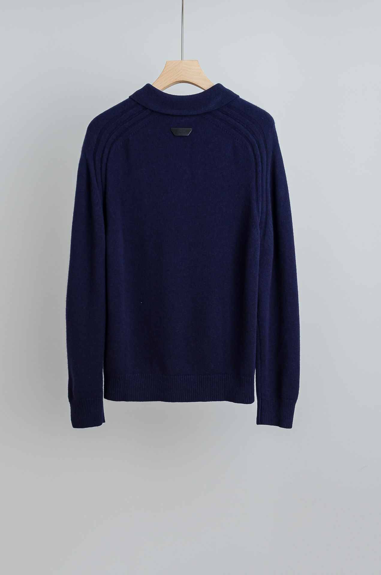 ☀️☀️Lo*roPian*a诺悠*翩雅 🇮🇹2025经典简约羊毛衫#经典羊毛衣，它以其卓越的品质和精湛